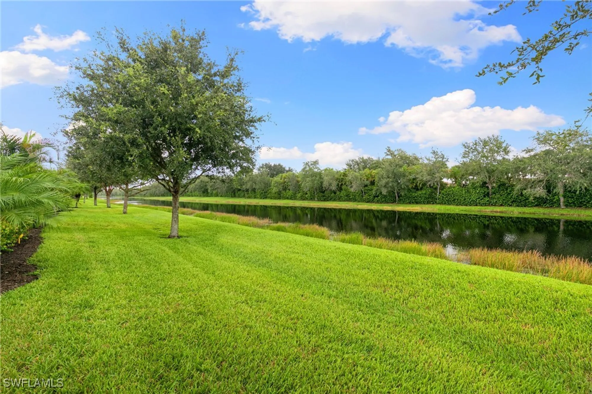 Property Slideshow image 38 of 48 | 2862 aviamar cir, Naples, FL, 34114