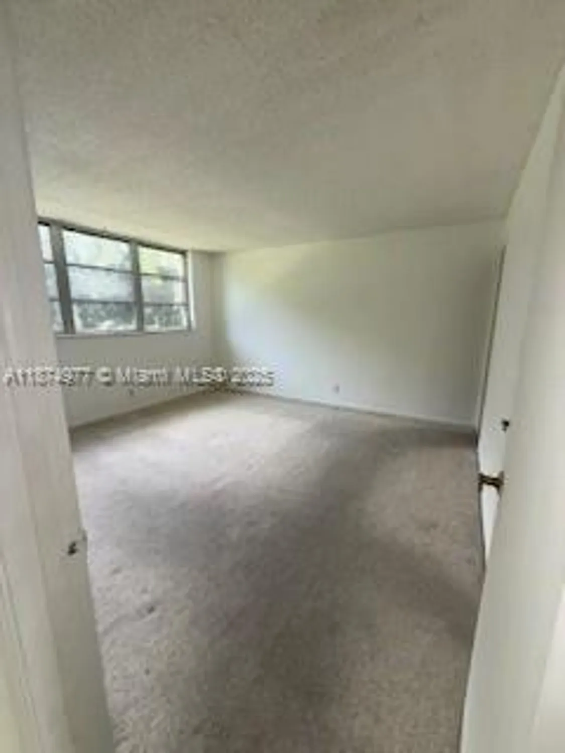 Property Slideshow image 12 of 17 | 300 s hollybrook dr 203, Pembroke Pines, FL, 33025