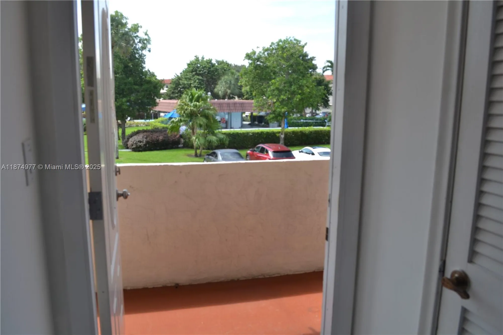 Property Slideshow image 2 of 17 | 300 s hollybrook dr 203, Pembroke Pines, FL, 33025