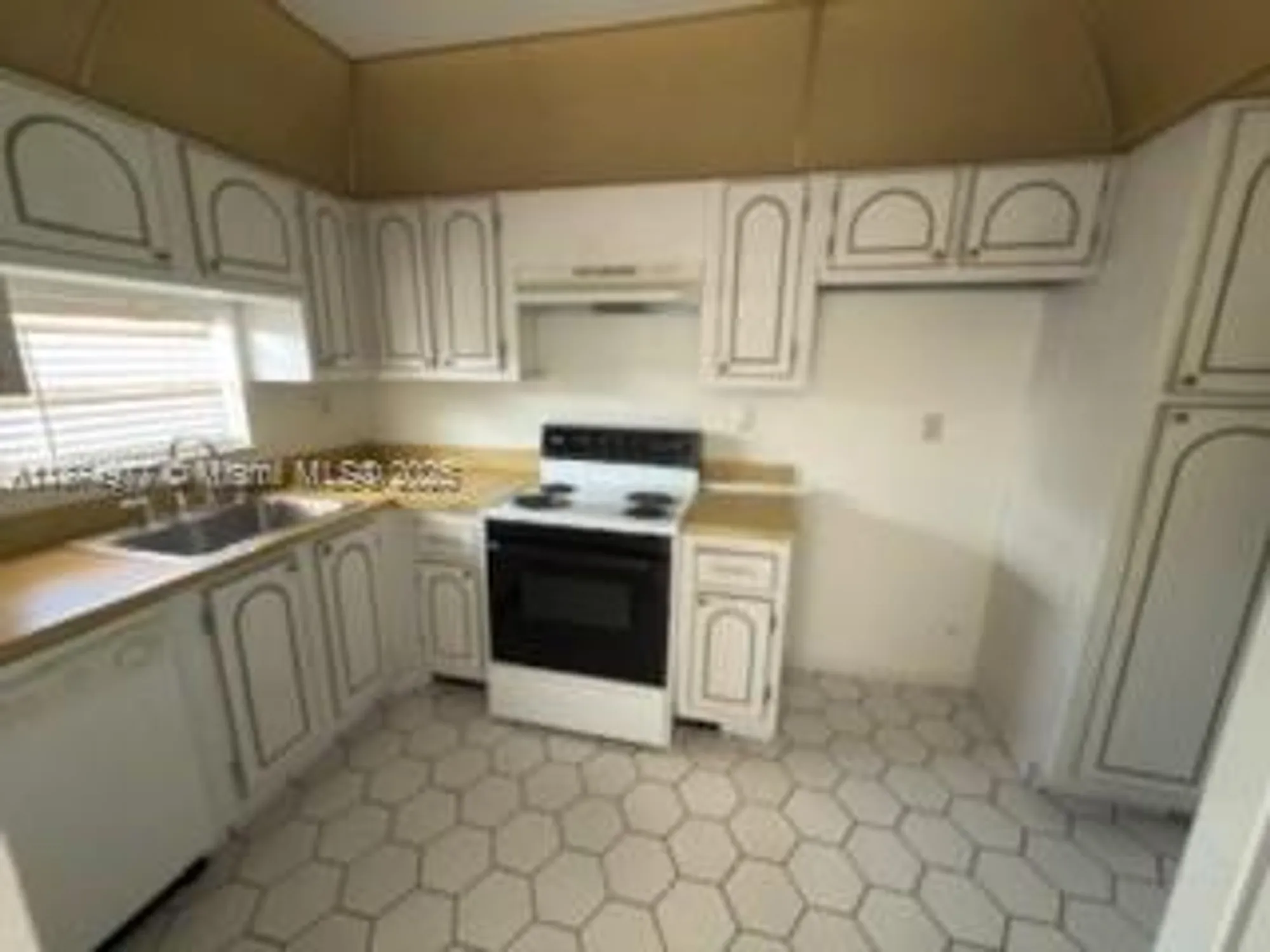 Property Slideshow image 4 of 17 | 300 s hollybrook dr 203, Pembroke Pines, FL, 33025