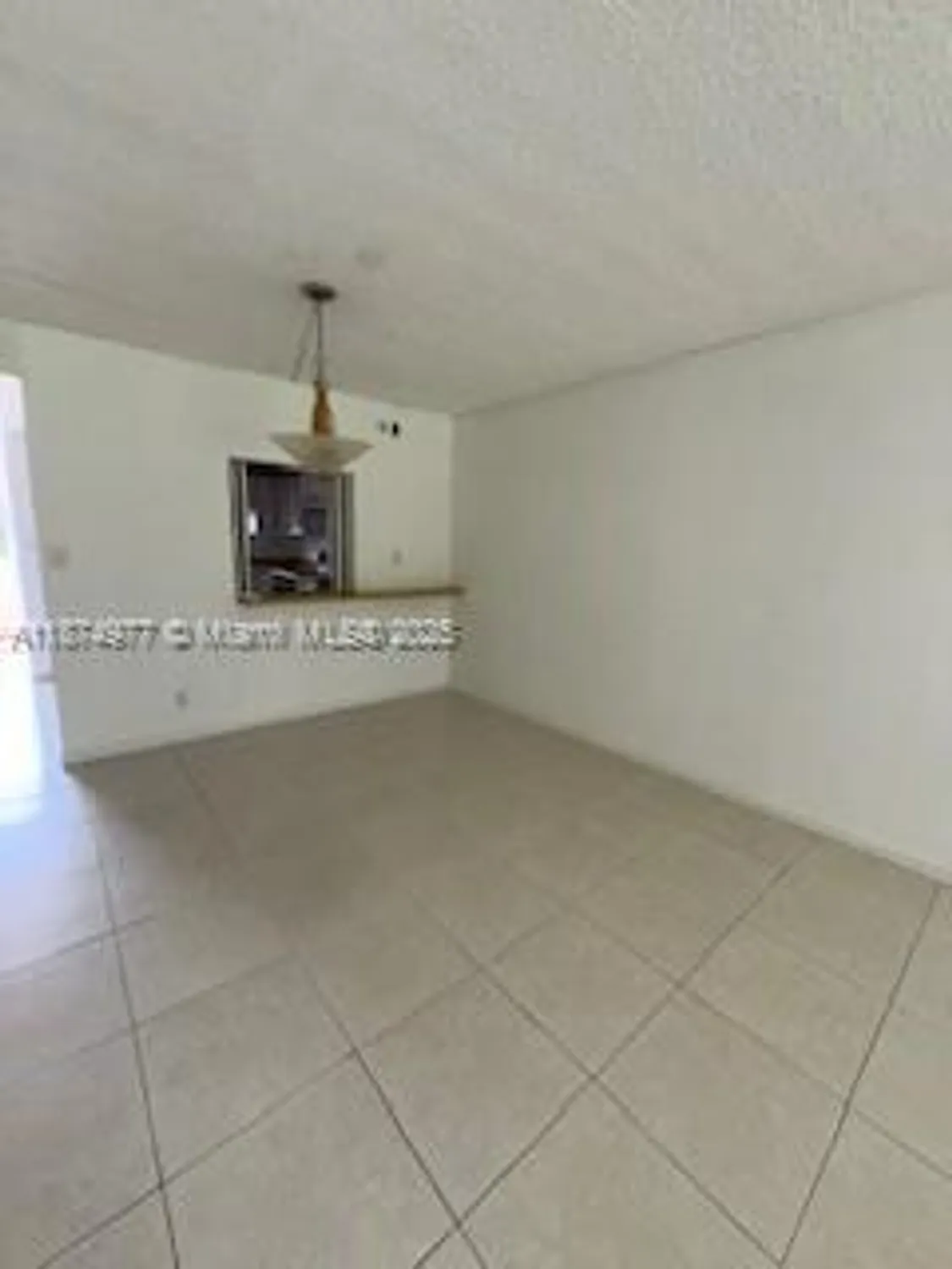 Property Slideshow image 8 of 17 | 300 s hollybrook dr 203, Pembroke Pines, FL, 33025