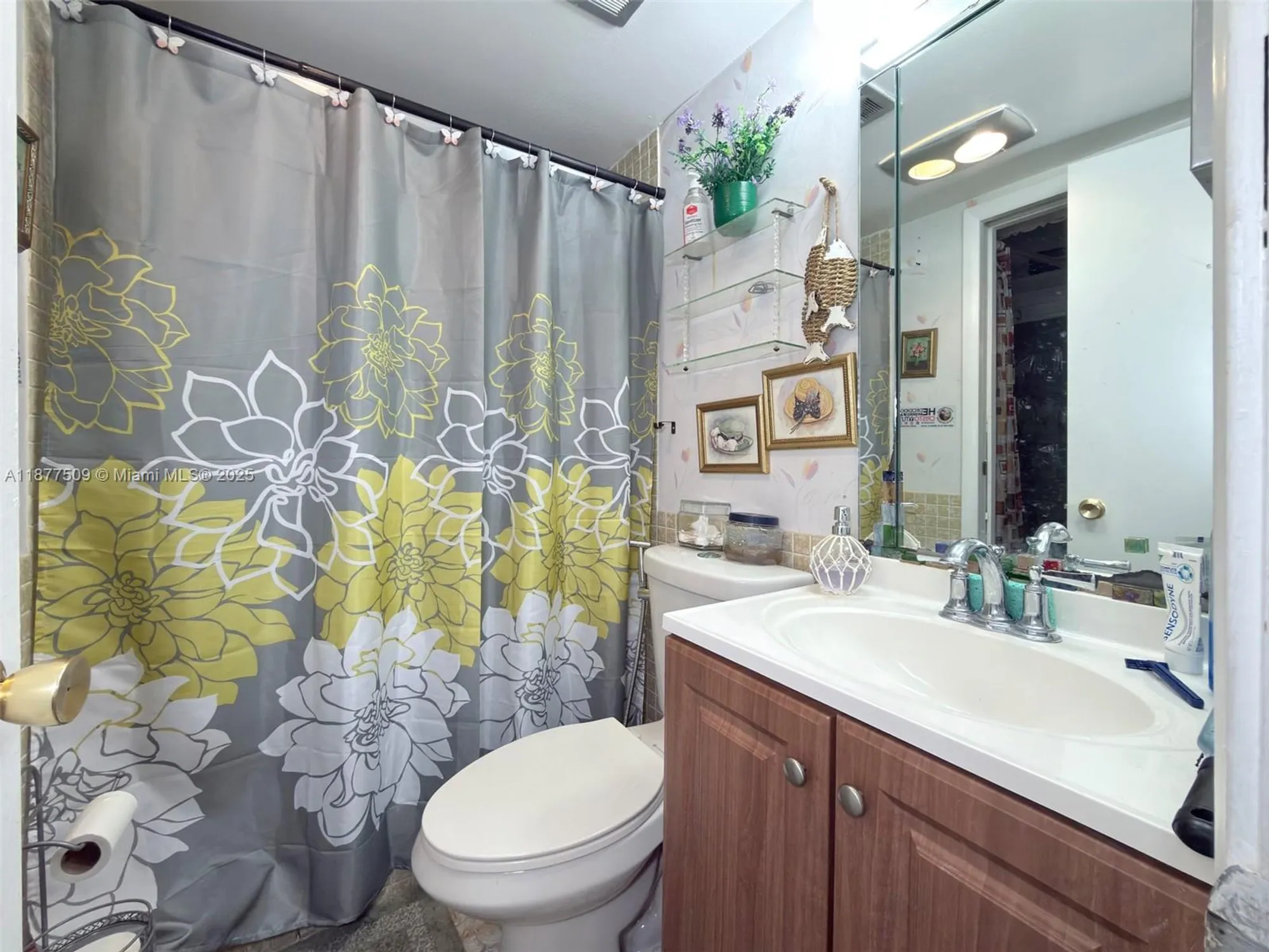 Property Slideshow image 10 of 30 | 4740 nw 21st st 207, Lauderhill, FL, 33313