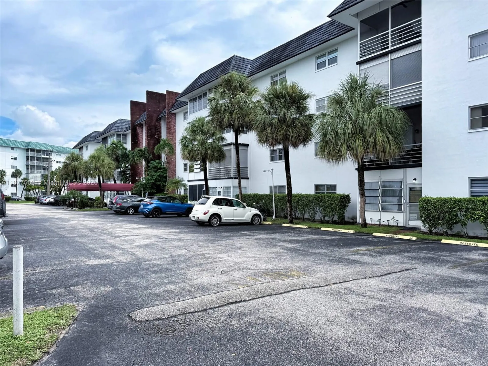 Property Slideshow image 24 of 30 | 4740 nw 21st st 207, Lauderhill, FL, 33313