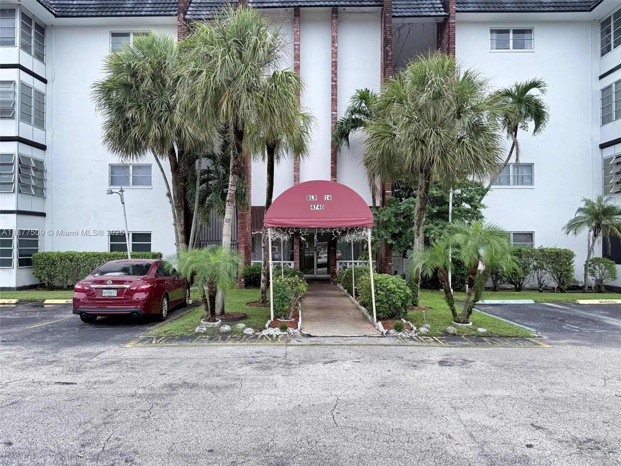 Property Slideshow image 25 of 30 | 4740 nw 21st st 207, Lauderhill, FL, 33313