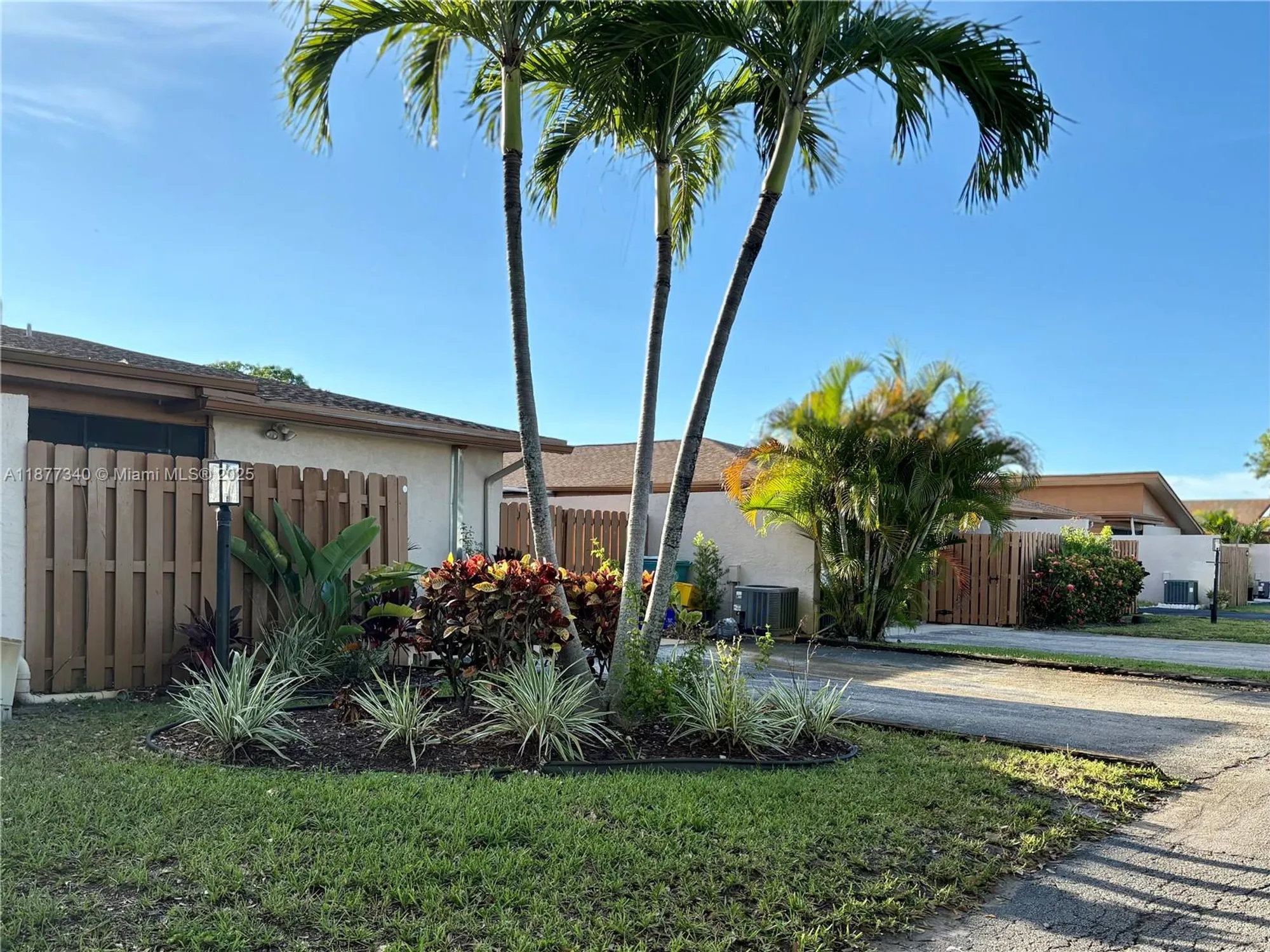 Property Slideshow image 17 of 17 | 2050 sw 24th cir, Boynton Beach, FL, 33426