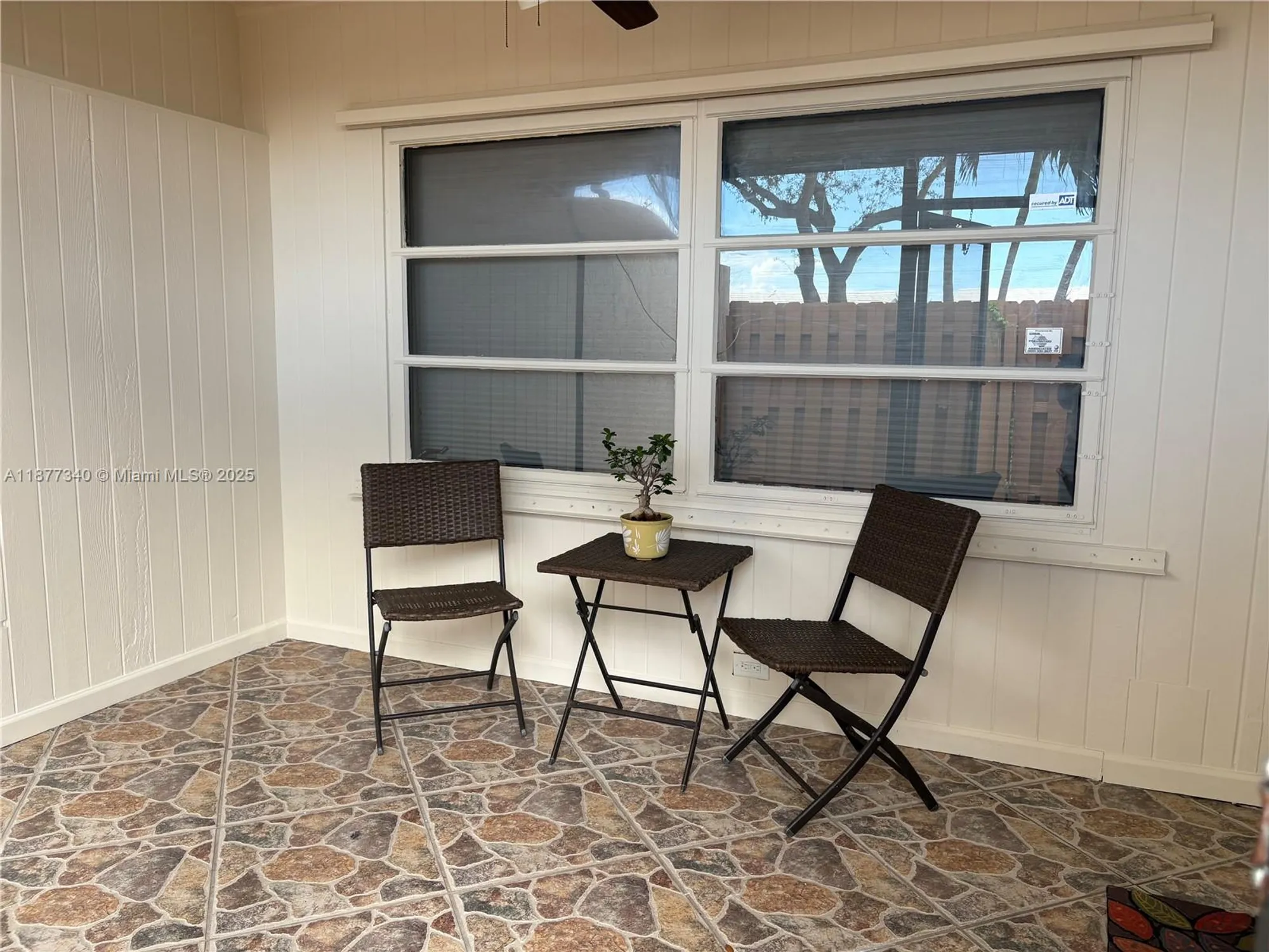 Property Slideshow image 4 of 17 | 2050 sw 24th cir, Boynton Beach, FL, 33426