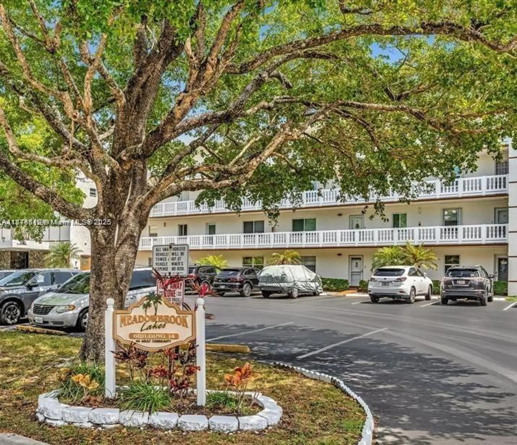 Property Slideshow image 1 of 44 | 1025 se 4th ave 101, Dania Beach, FL, 33004