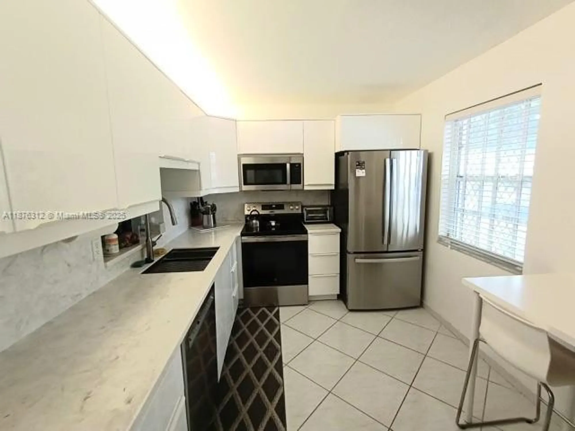 Property Slideshow image 12 of 44 | 1025 se 4th ave 101, Dania Beach, FL, 33004