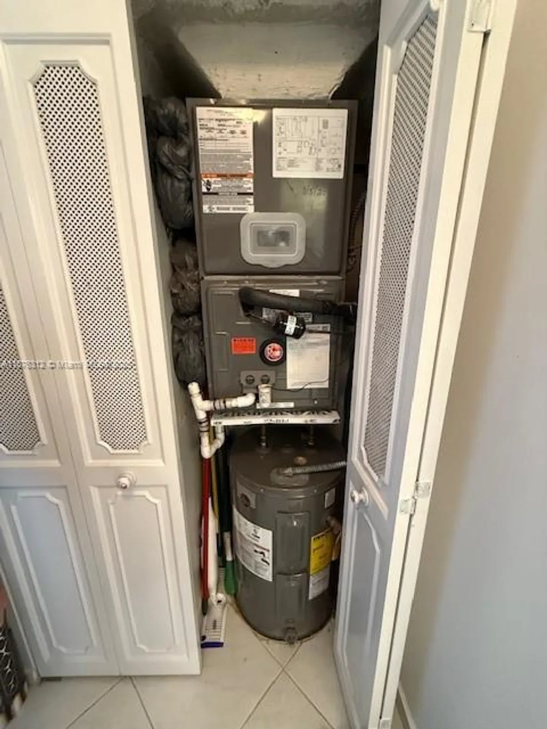 Property Slideshow image 34 of 44 | 1025 se 4th ave 101, Dania Beach, FL, 33004