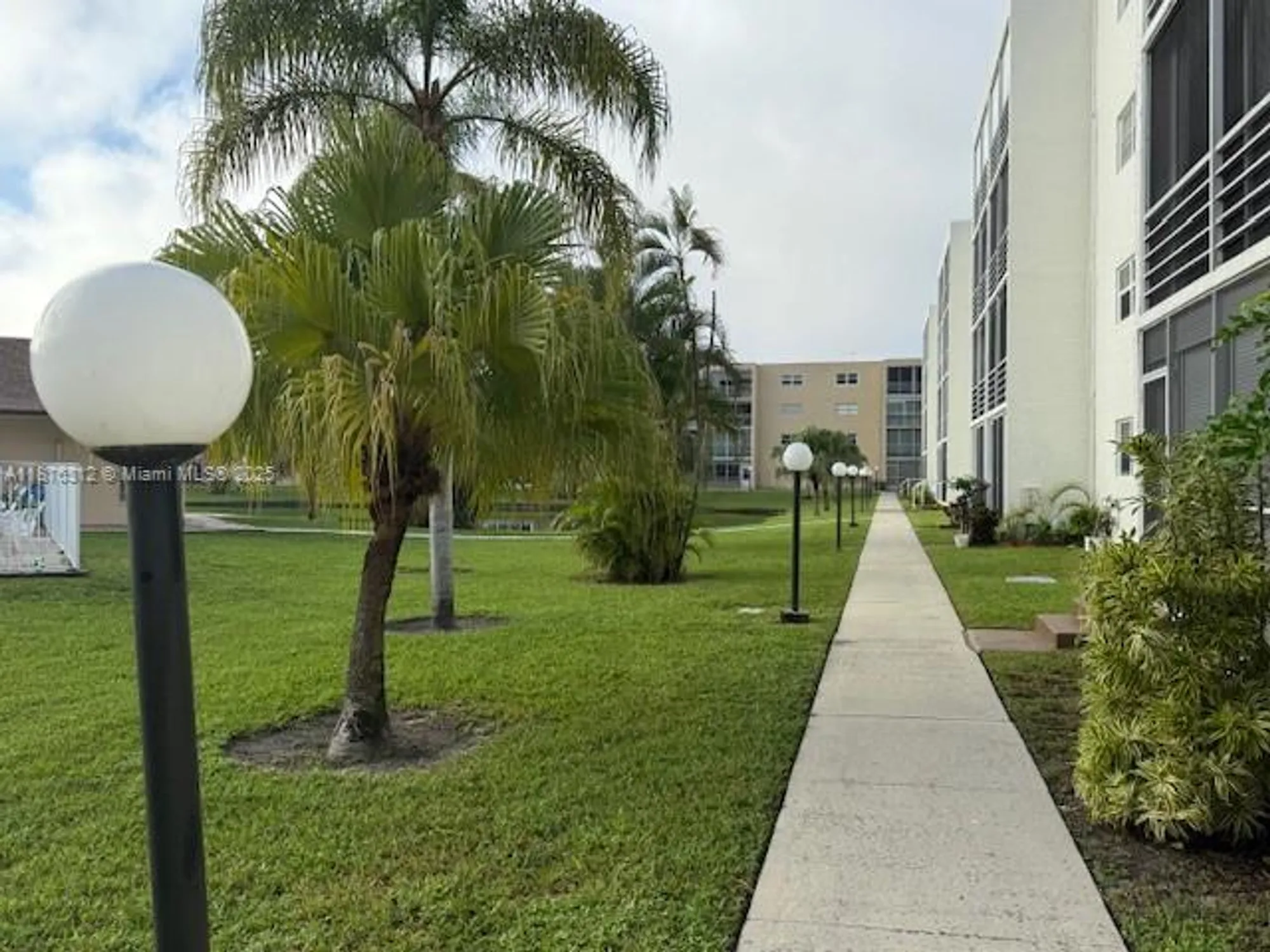 Property Slideshow image 41 of 44 | 1025 se 4th ave 101, Dania Beach, FL, 33004