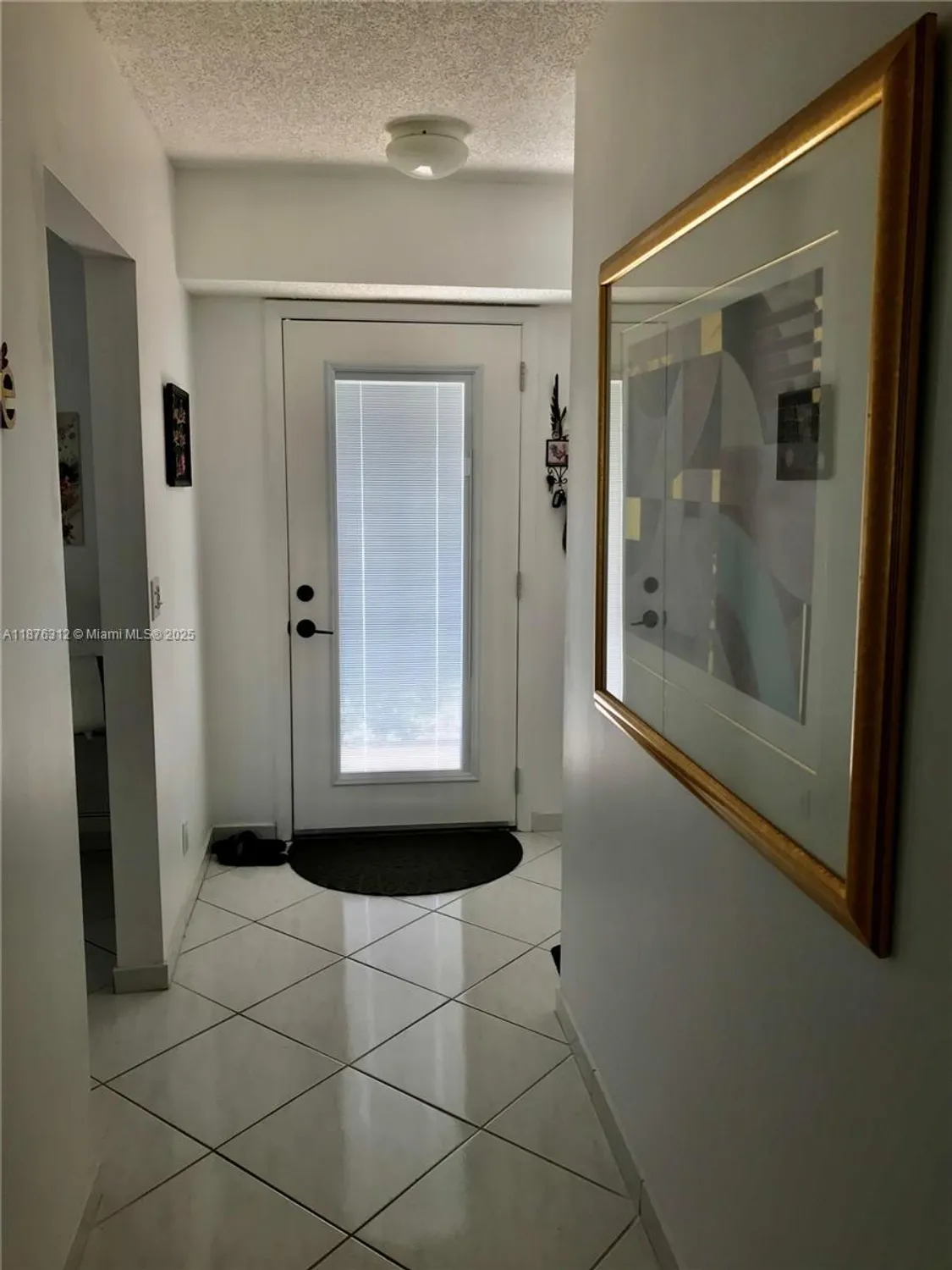Property Slideshow image 6 of 44 | 1025 se 4th ave 101, Dania Beach, FL, 33004