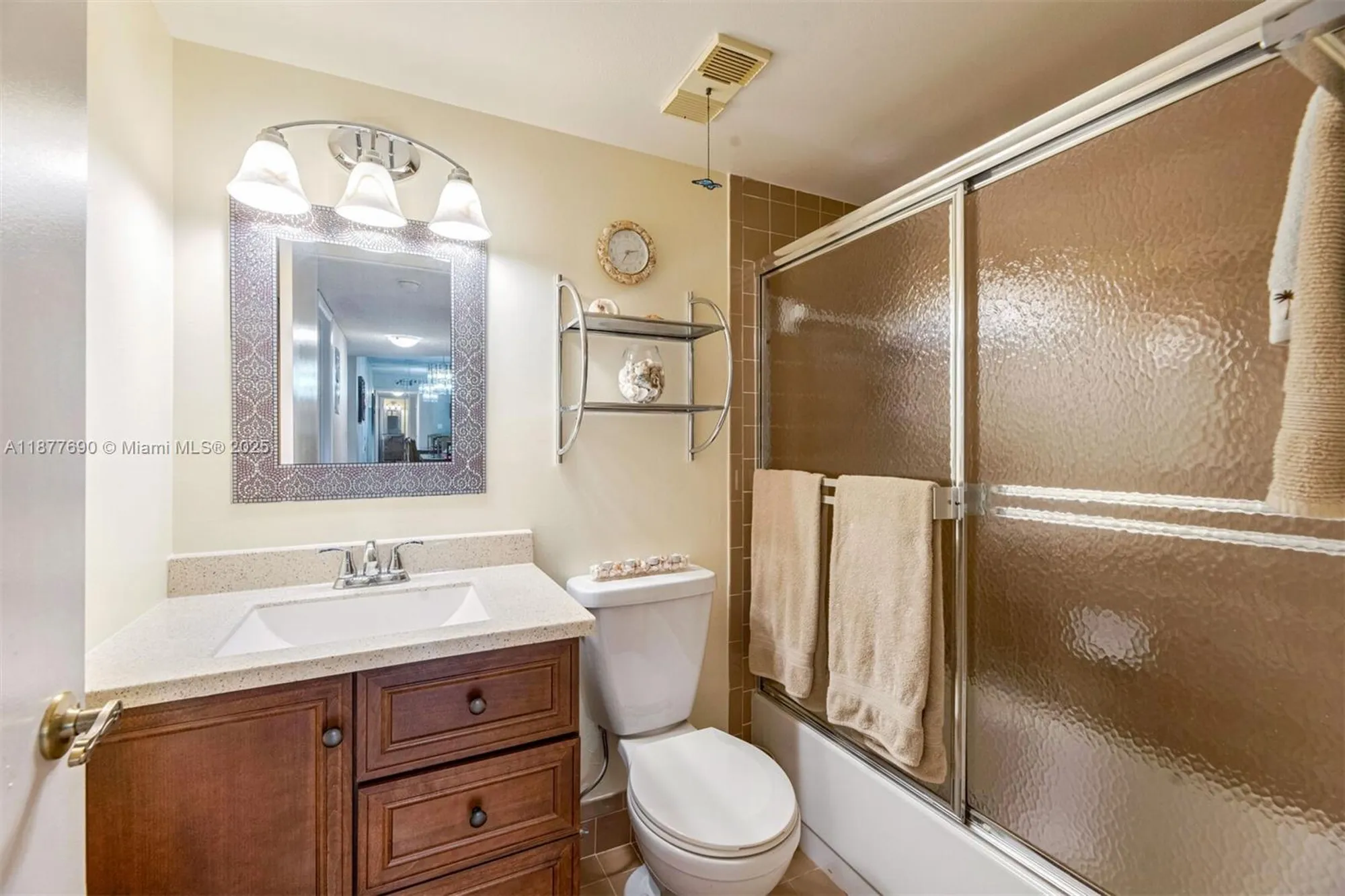 Property Slideshow image 16 of 30 | 4955 e sabal palm blvd apt 305, Tamarac, FL, 33319