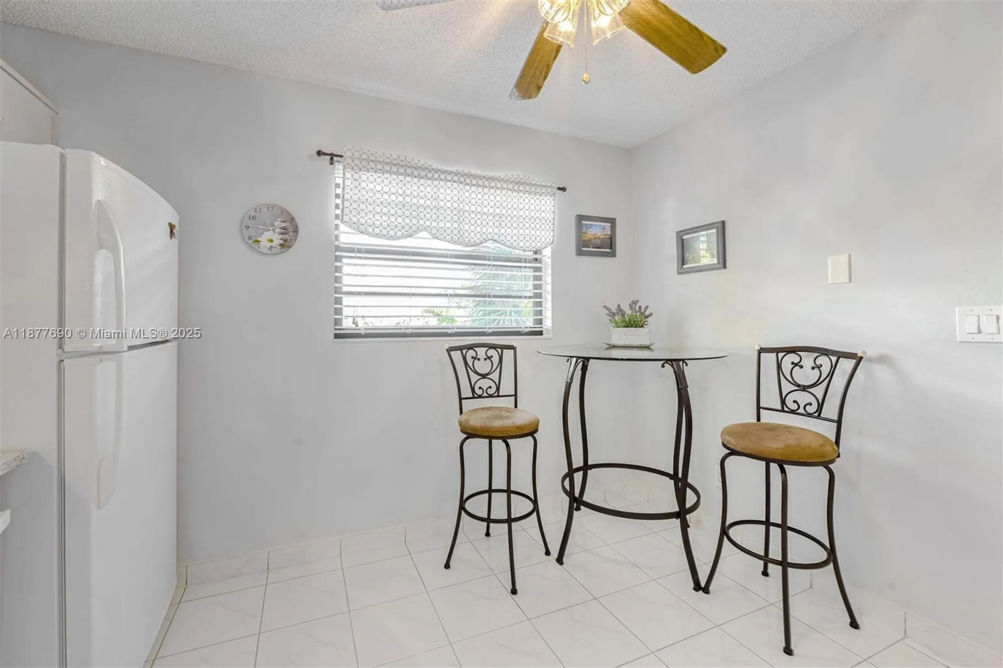 Property Slideshow image 3 of 30 | 4955 e sabal palm blvd apt 305, Tamarac, FL, 33319