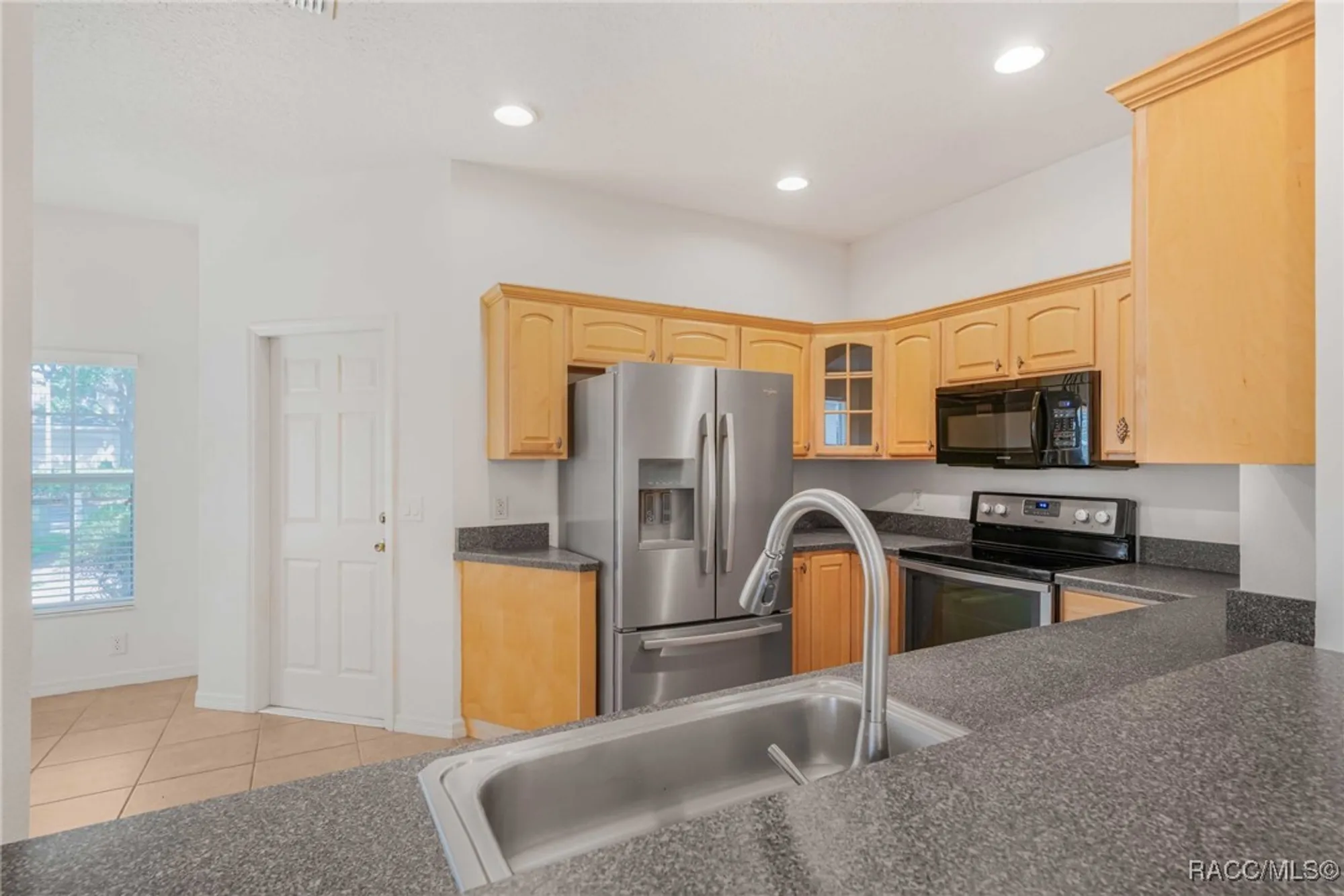 Property Slideshow image 13 of 51 | 1698 w spring meadow loop, Lecanto, FL, 34461