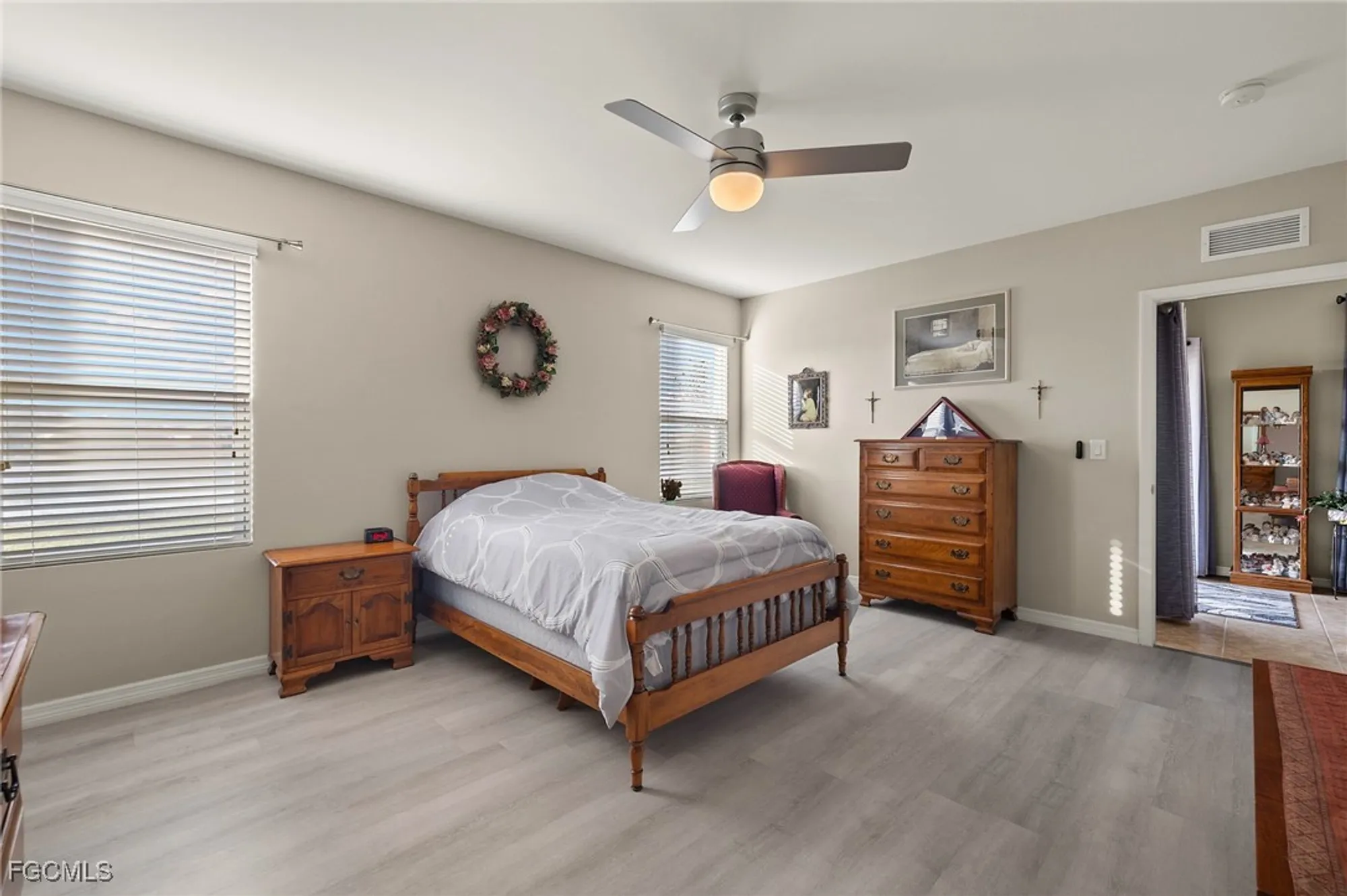 Property Slideshow image 13 of 40 | 15259 yellow wood dr, Alva, FL, 33920