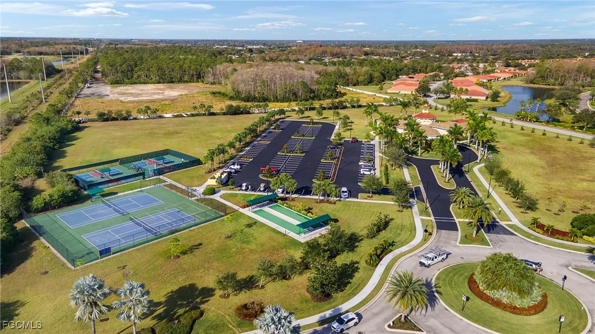 Property Slideshow image 32 of 40 | 15259 yellow wood dr, Alva, FL, 33920