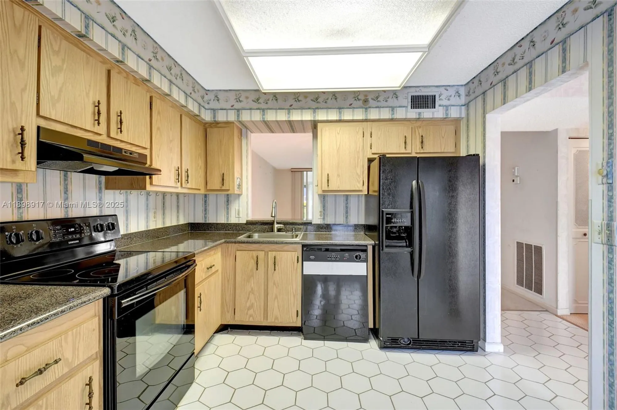 Property Slideshow image 3 of 42 | 14575 bonaire blvd 308, Delray Beach, FL, 33446