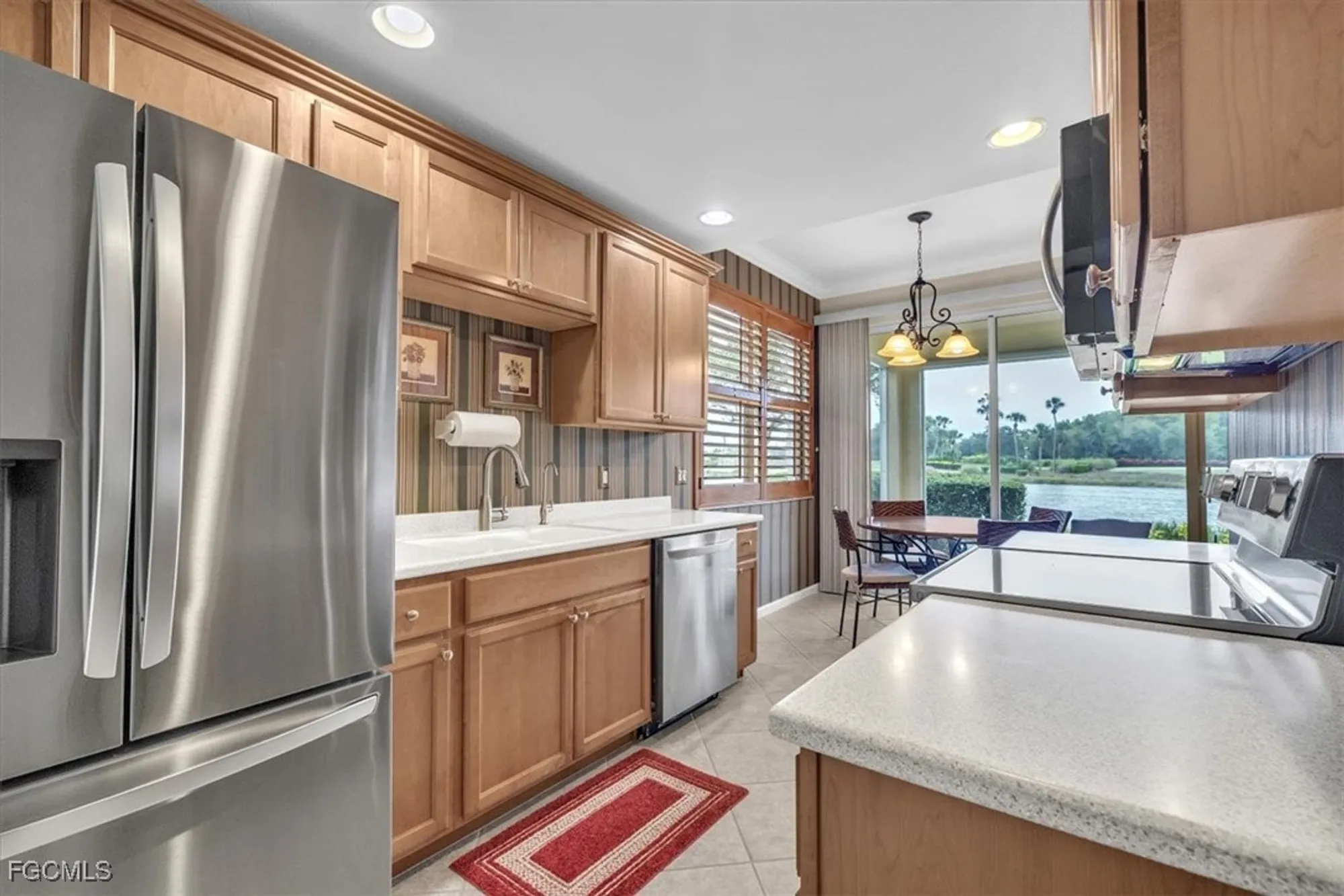 Property Slideshow image 15 of 50 | 3110 meandering way 101, Fort Myers, FL, 33905