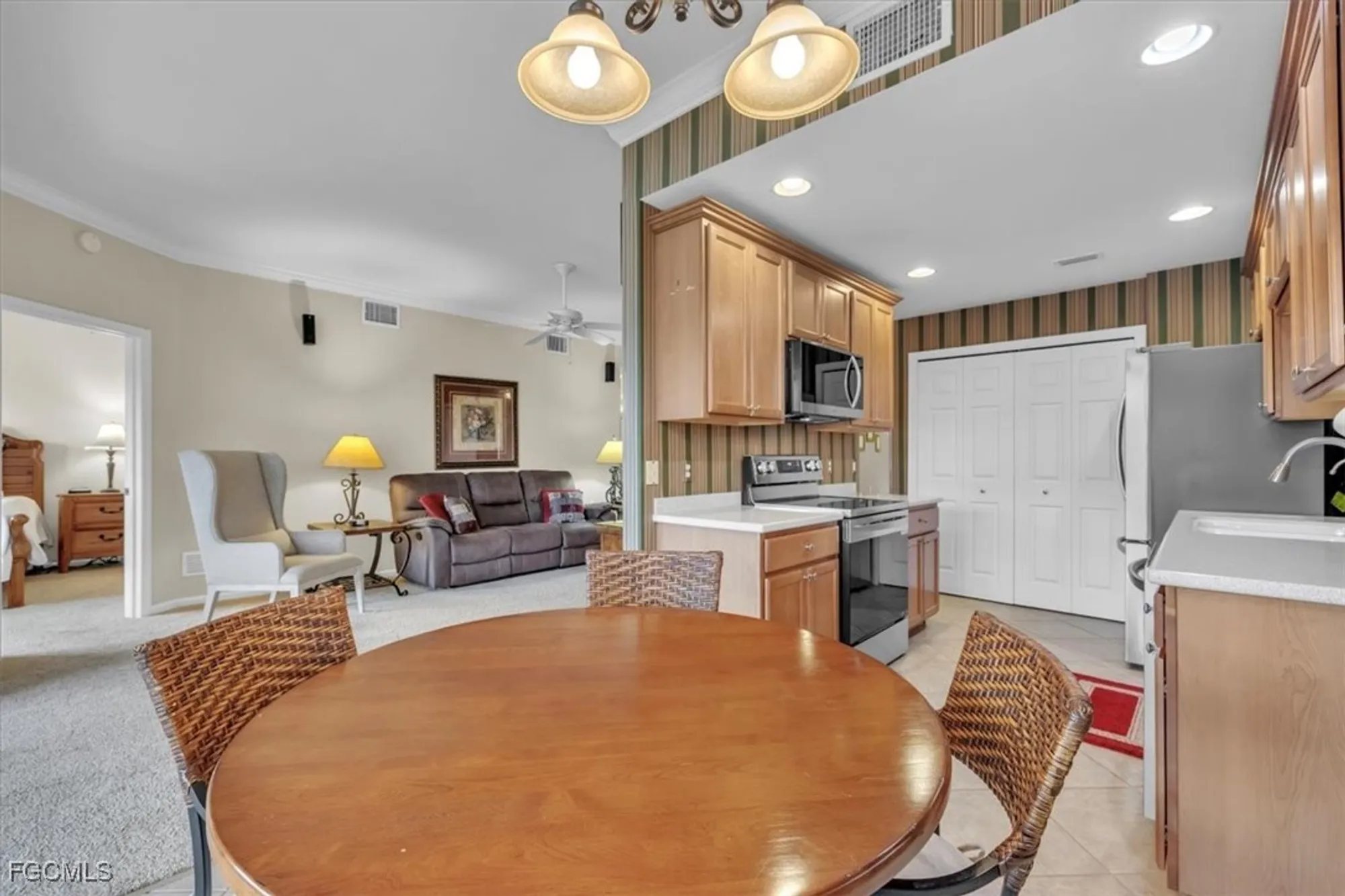 Property Slideshow image 13 of 50 | 3110 meandering way 101, Fort Myers, FL, 33905