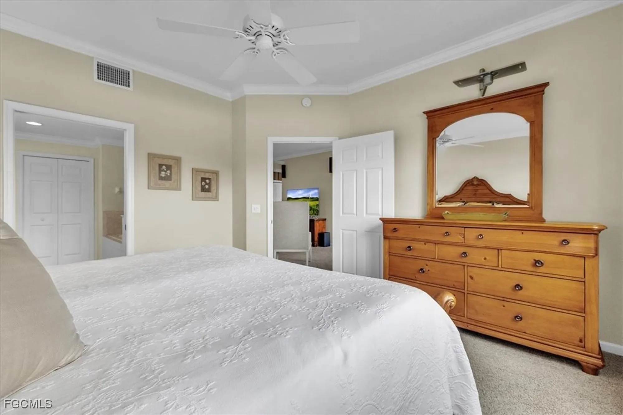 Property Slideshow image 24 of 50 | 3110 meandering way 101, Fort Myers, FL, 33905