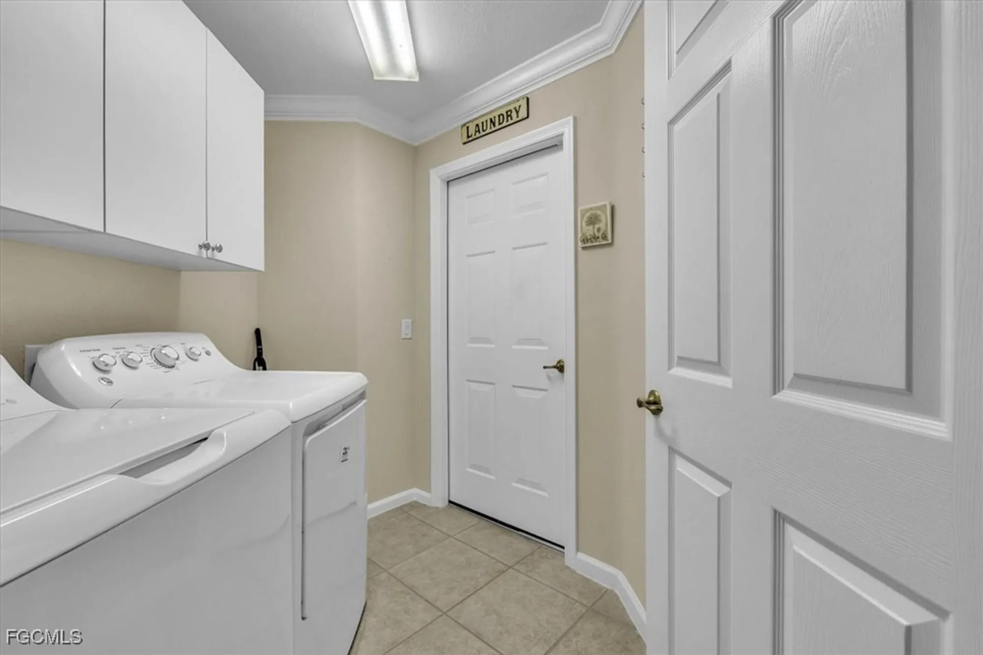 Property Slideshow image 39 of 50 | 3110 meandering way 101, Fort Myers, FL, 33905
