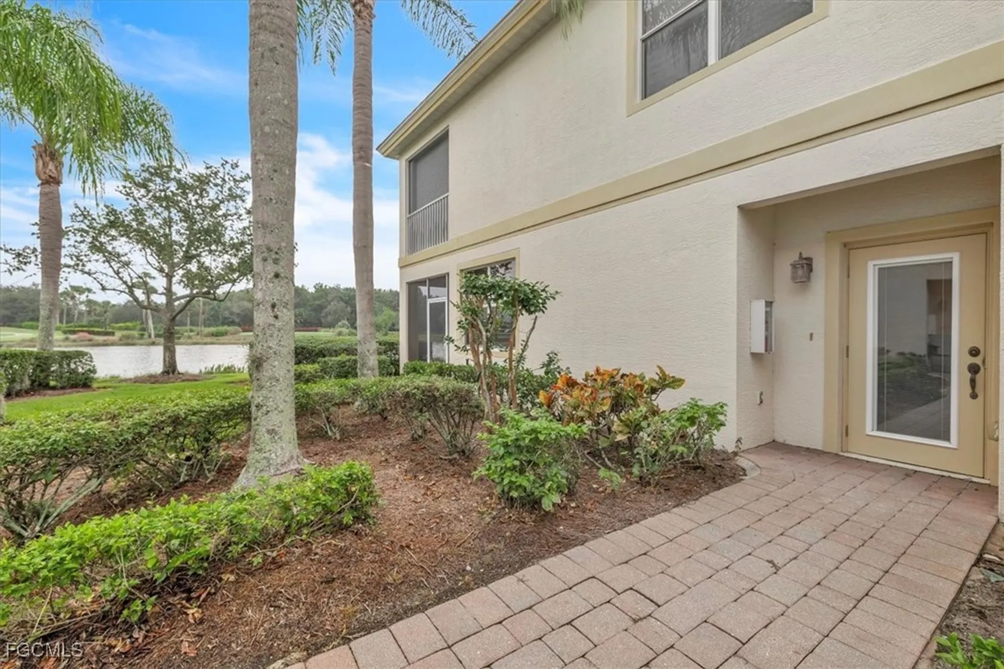 Property Slideshow image 6 of 50 | 3110 meandering way 101, Fort Myers, FL, 33905