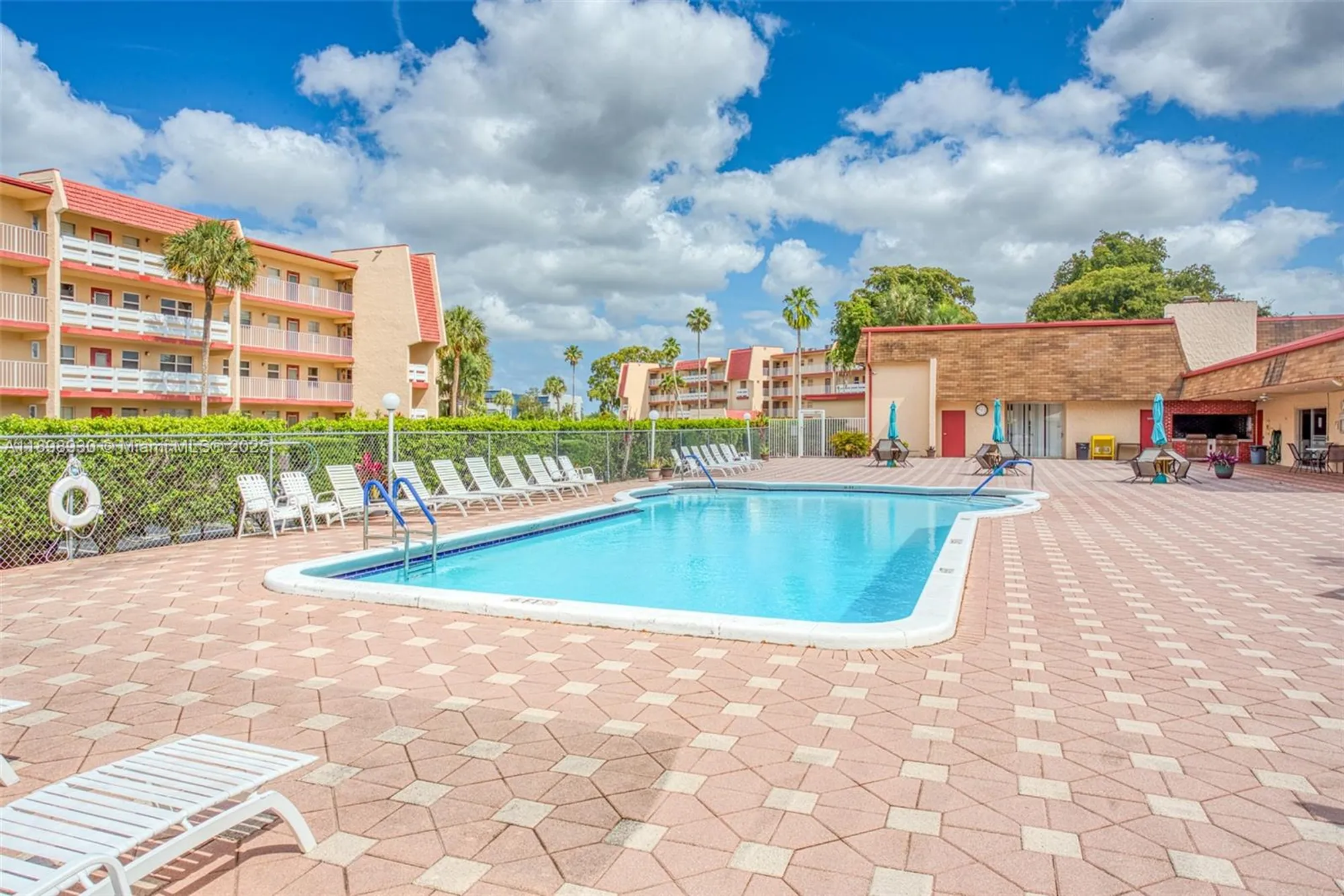 Property Slideshow image 18 of 19 | 1005 country club dr 408, Margate, FL, 33063