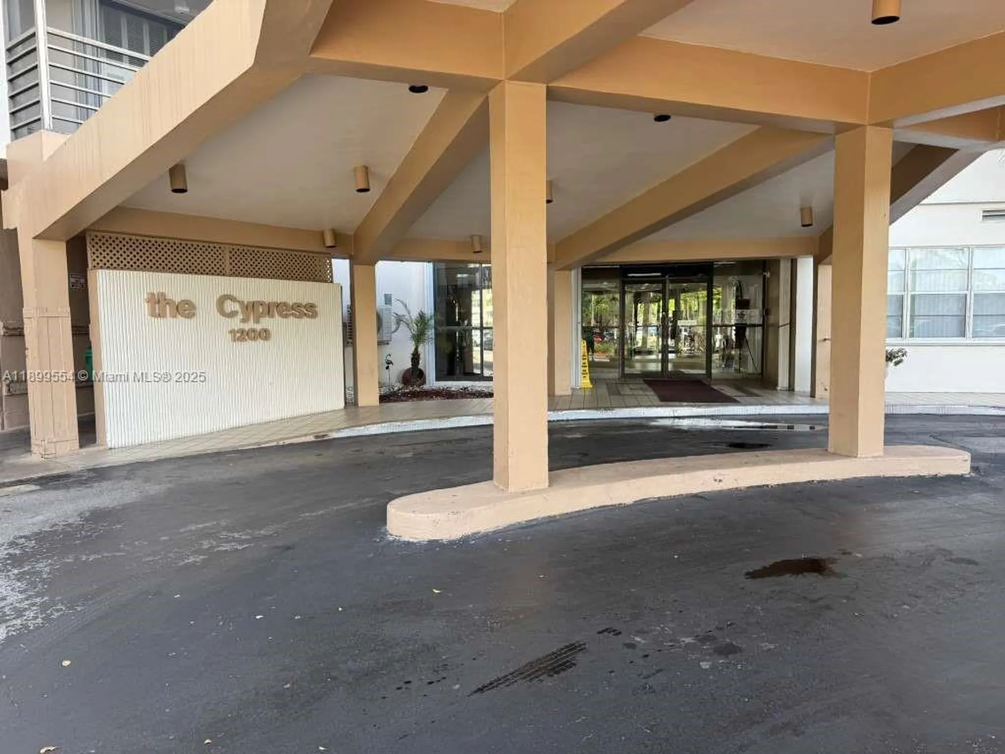 Property Slideshow image 18 of 18 | 1200 saint charles pl apt 321, Pembroke Pines, FL, 33026