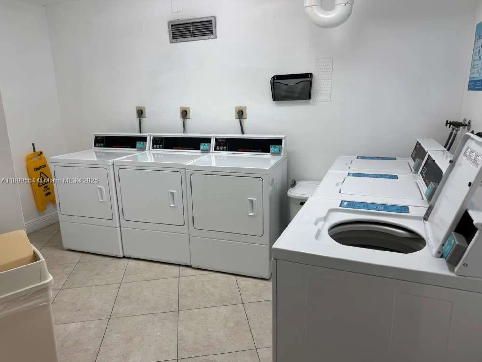 Property Slideshow image 11 of 18 | 1200 saint charles pl apt 321, Pembroke Pines, FL, 33026