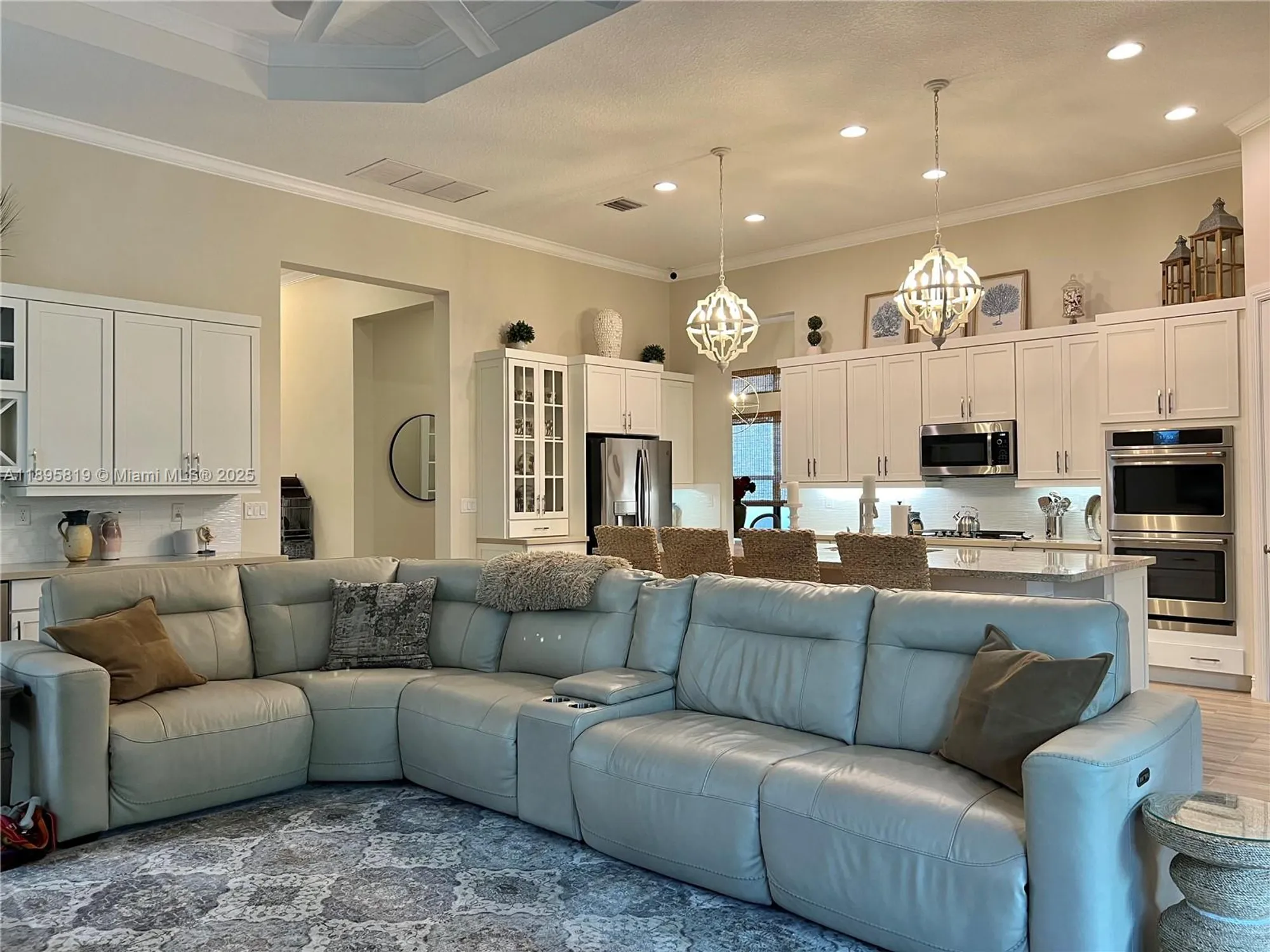 Property Slideshow image 11 of 45 | 11985 kalmar cir, Parkland, FL, 33076