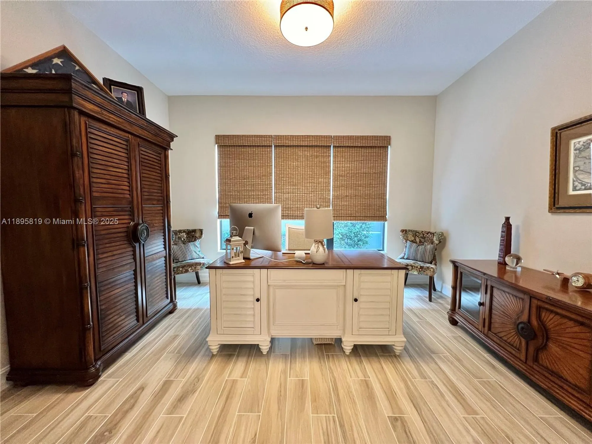 Property Slideshow image 28 of 45 | 11985 kalmar cir, Parkland, FL, 33076