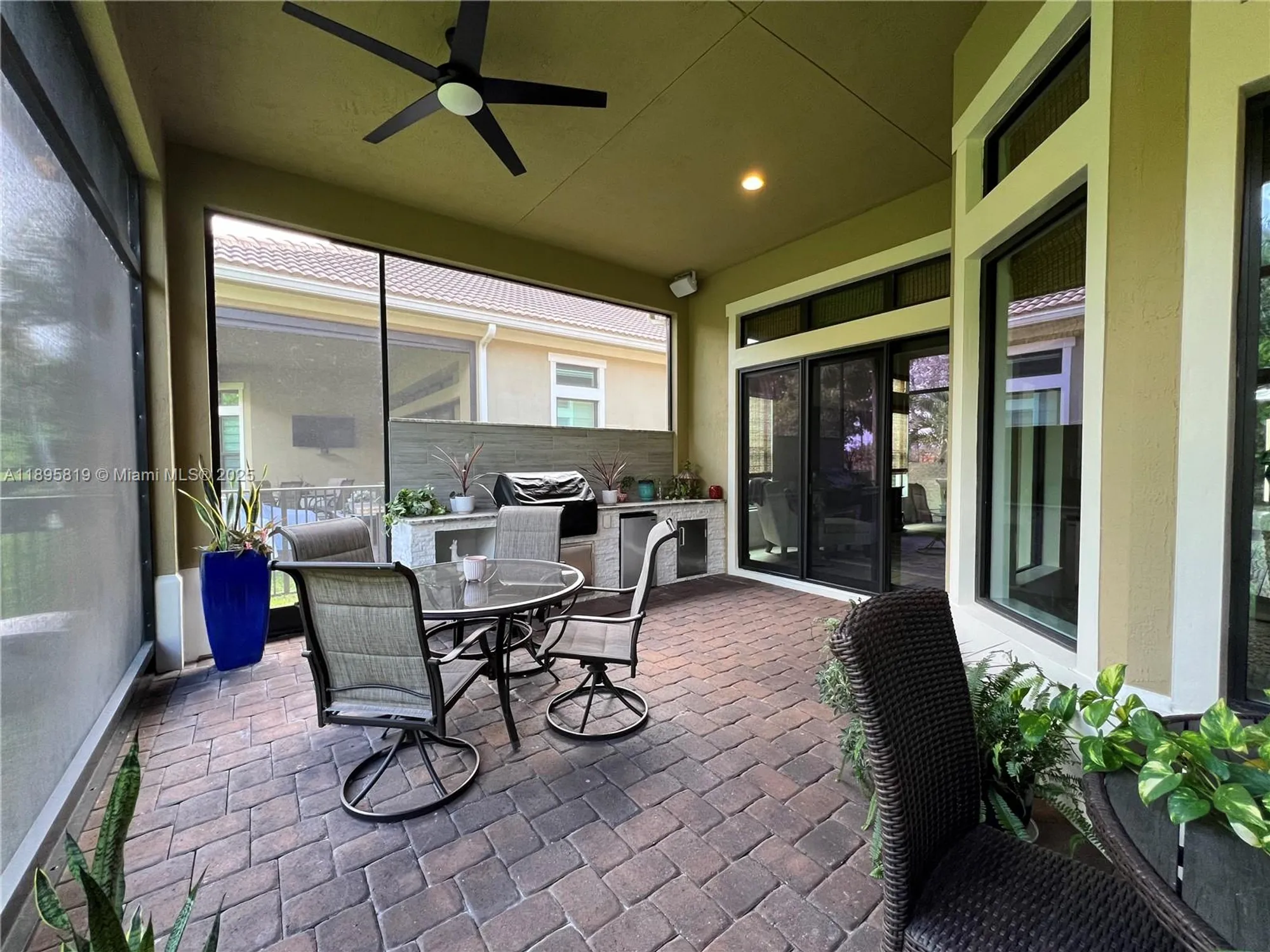 Property Slideshow image 38 of 45 | 11985 kalmar cir, Parkland, FL, 33076