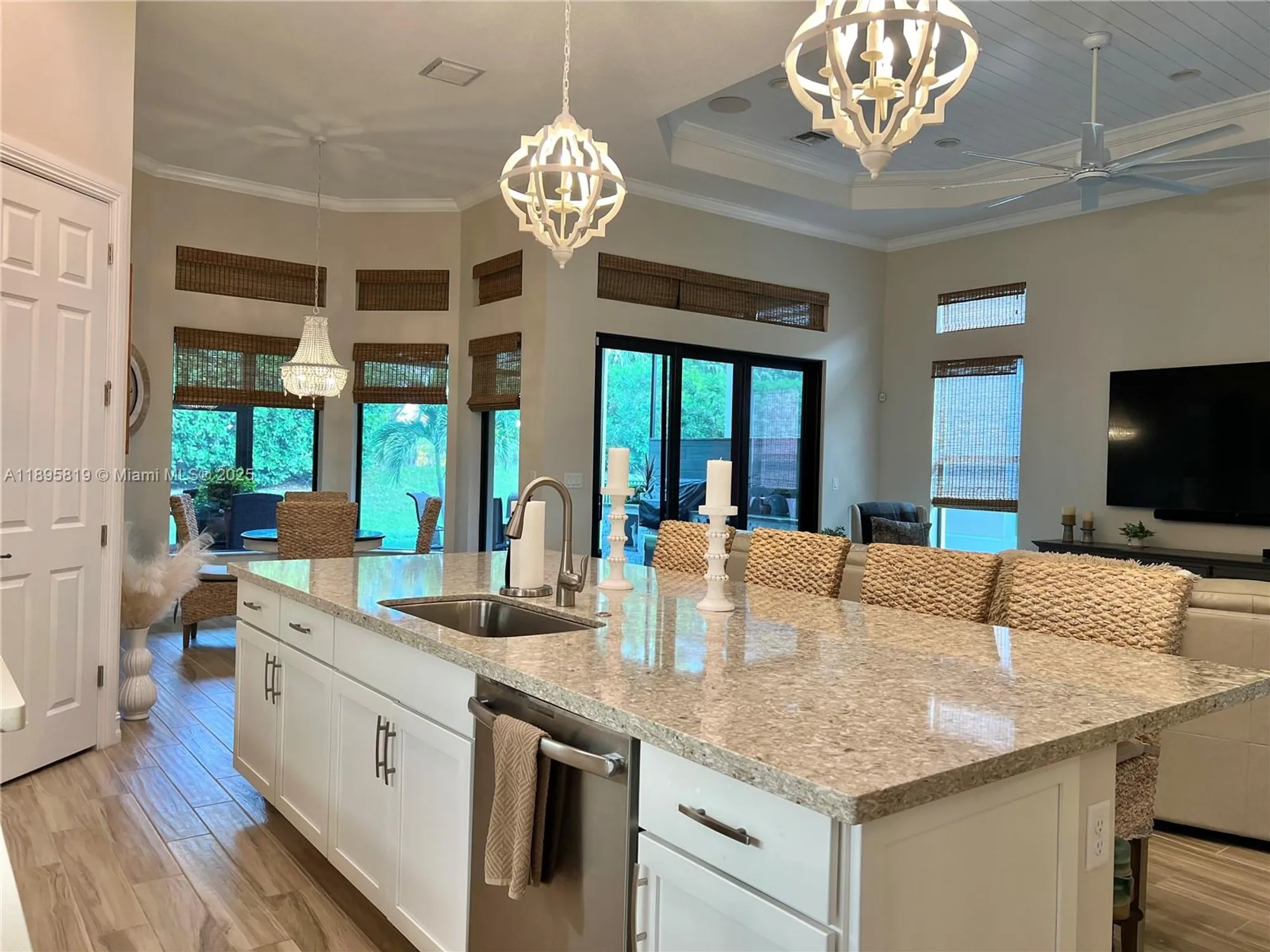 Property Slideshow image 7 of 45 | 11985 kalmar cir, Parkland, FL, 33076