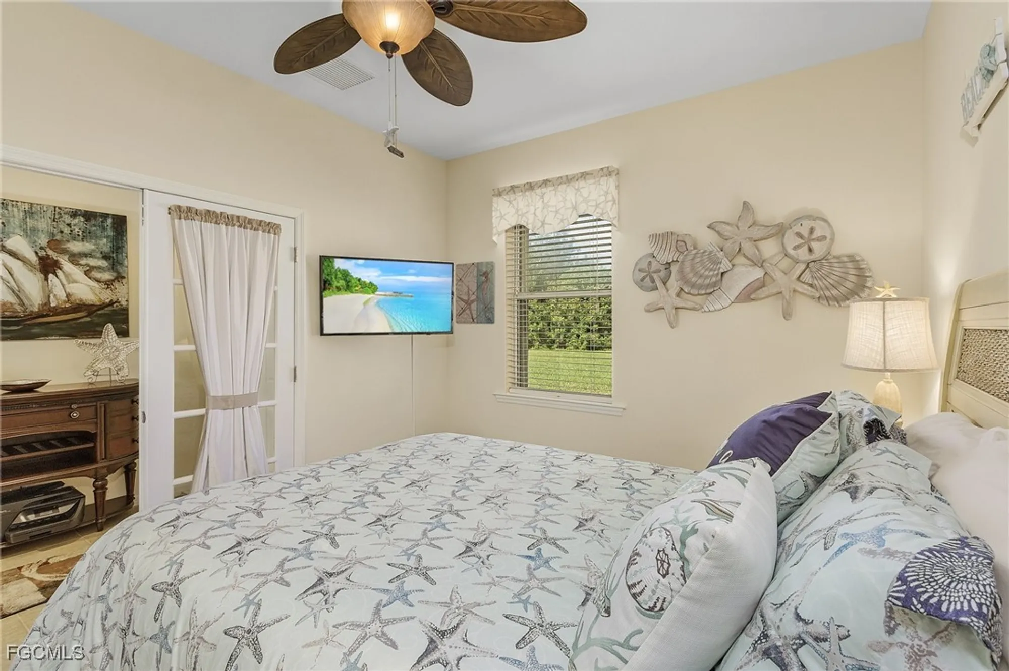Property Slideshow image 16 of 30 | 3121 redstone cir, North Fort Myers, FL, 33917