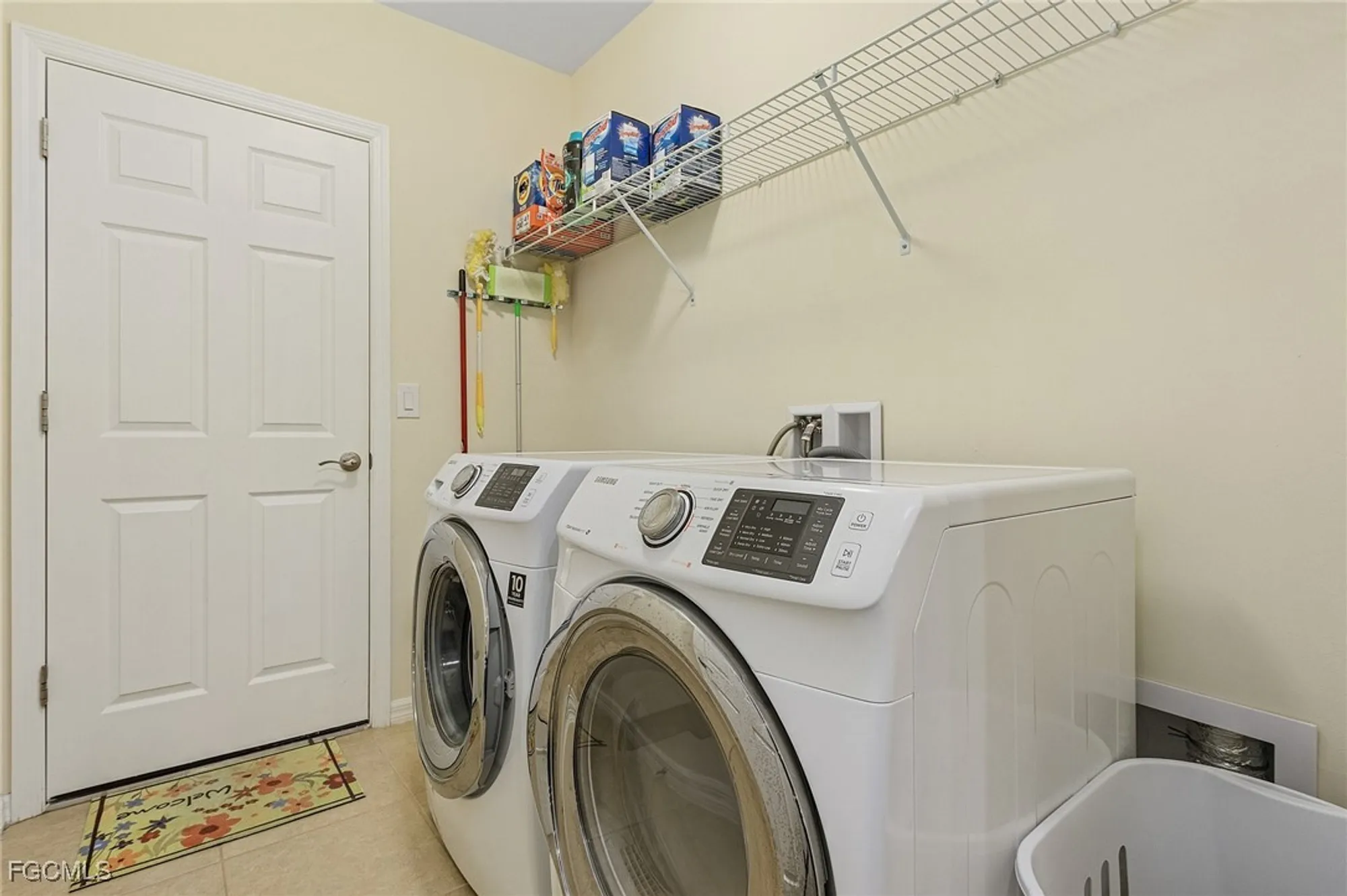 Property Slideshow image 17 of 30 | 3121 redstone cir, North Fort Myers, FL, 33917