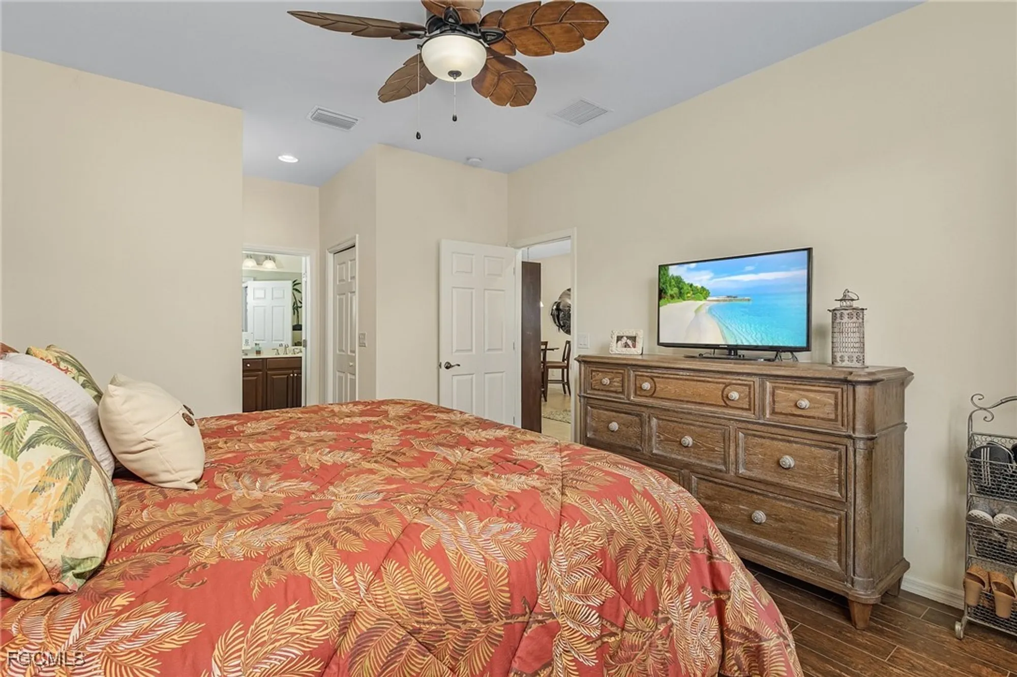 Property Slideshow image 12 of 30 | 3121 redstone cir, North Fort Myers, FL, 33917