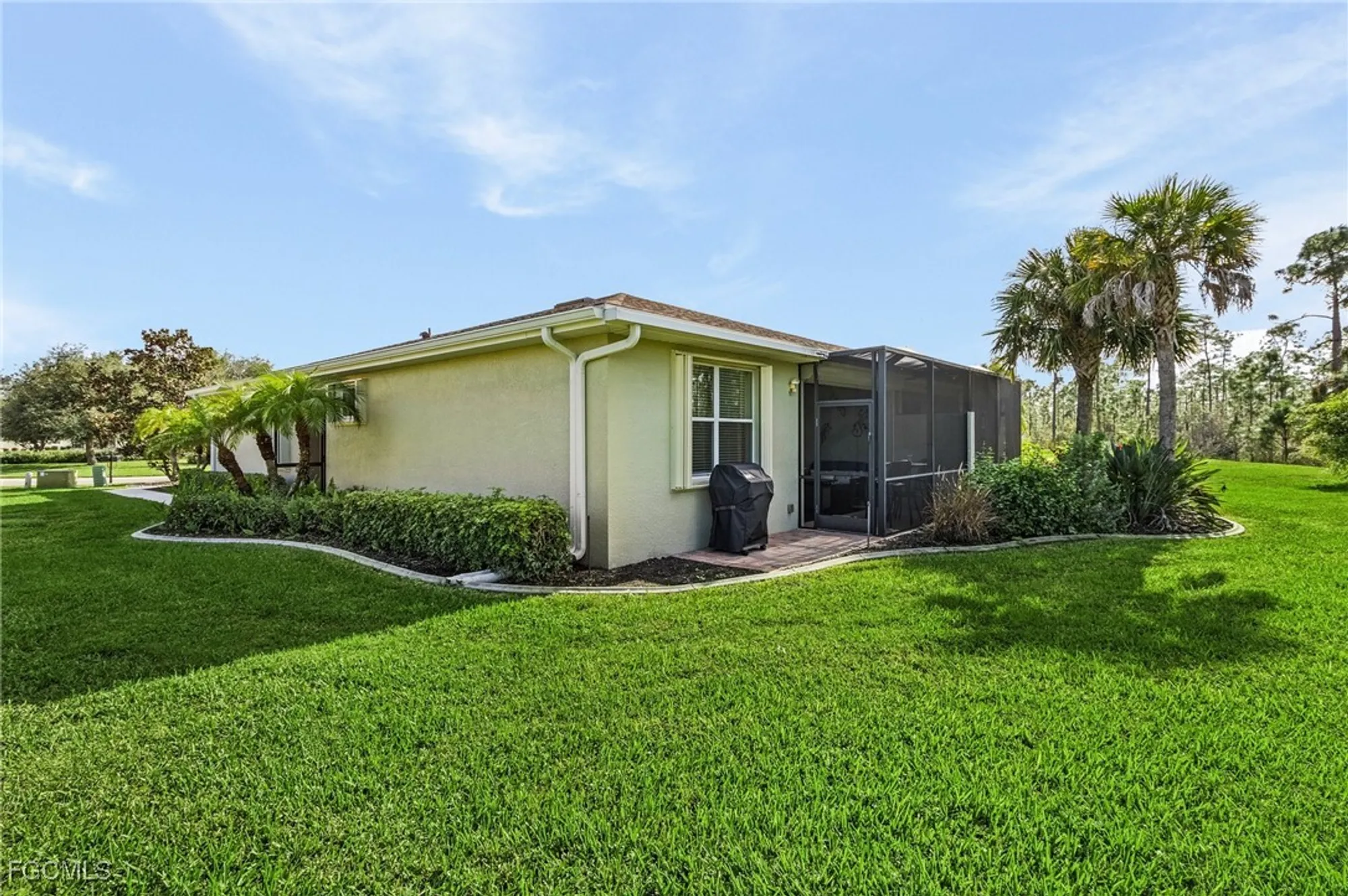 Property Slideshow image 22 of 30 | 3121 redstone cir, North Fort Myers, FL, 33917