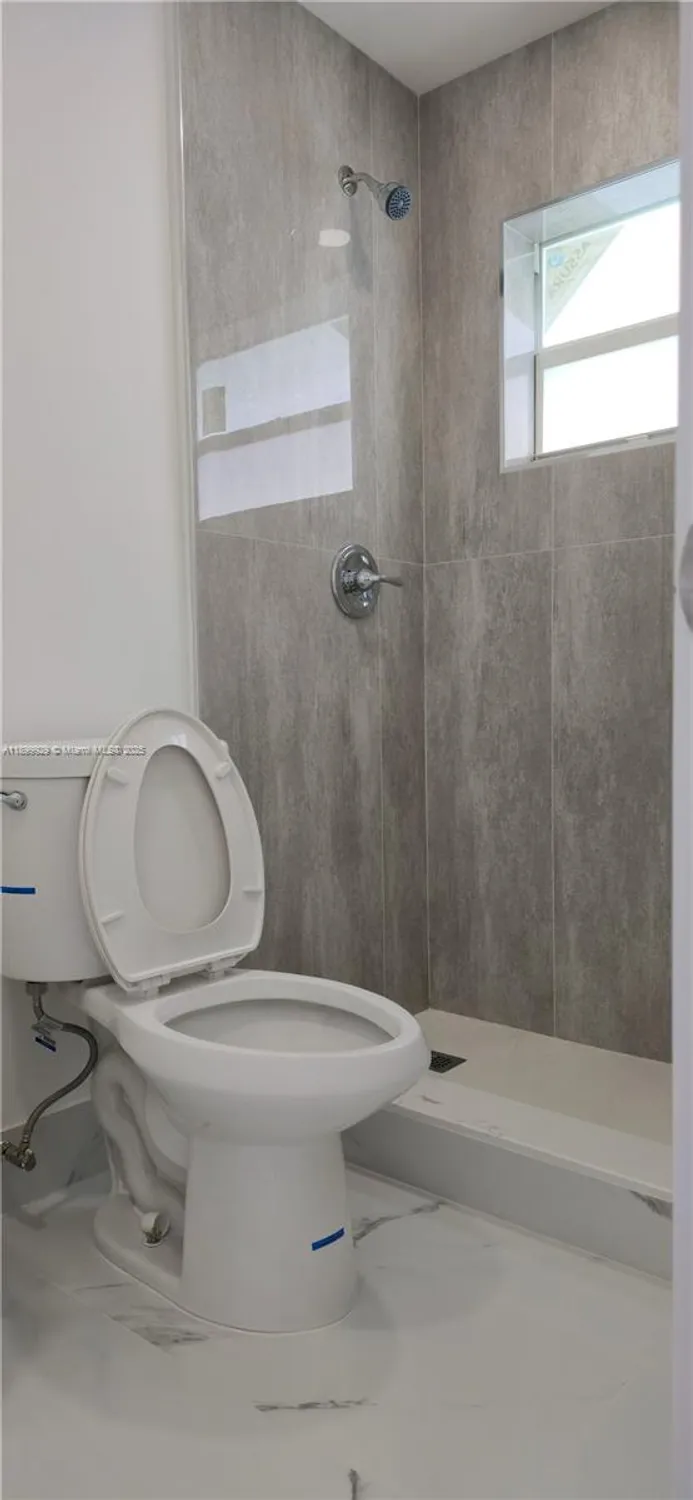 Property Slideshow image 10 of 25 | 4404 nw 46th way, Tamarac, FL, 33319