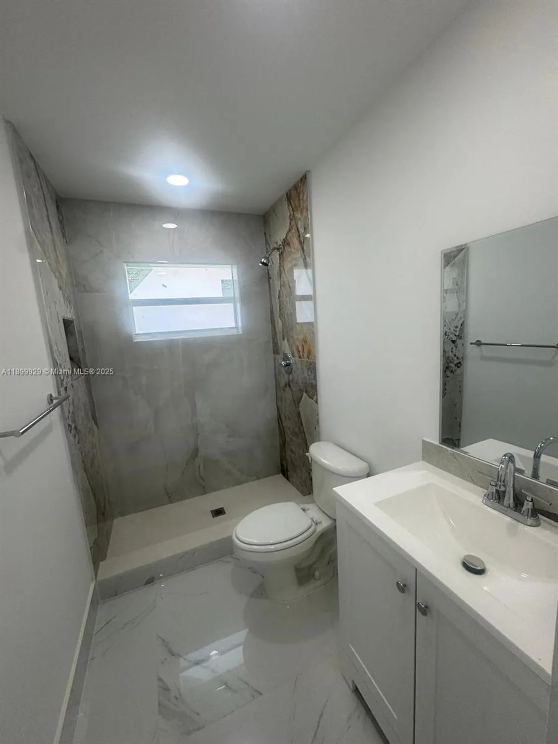 Property Slideshow image 5 of 5 | 4404 nw 46th way, Tamarac, FL, 33319