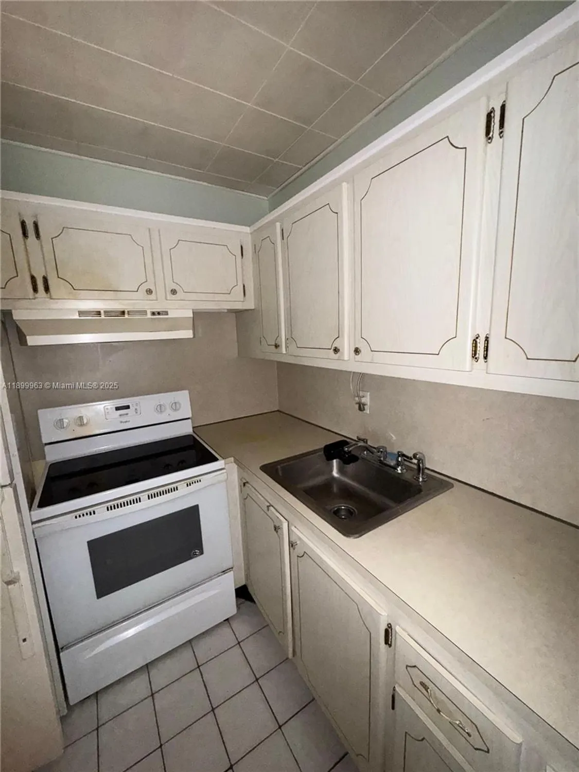 Property Slideshow image 15 of 16 | 211 coventry i # 211, West Palm Beach, FL, 33417