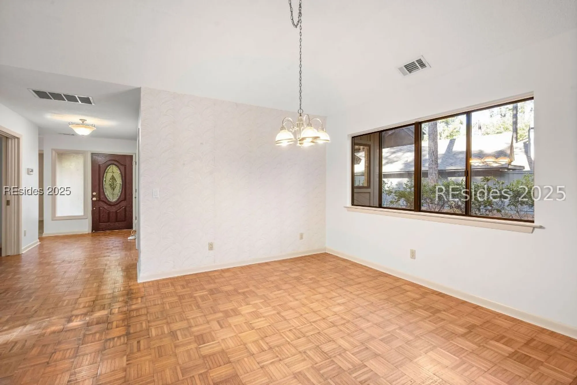Property Slideshow image 16 of 43 | 29 arrow wood rd, Hilton Head Island, SC, 29926