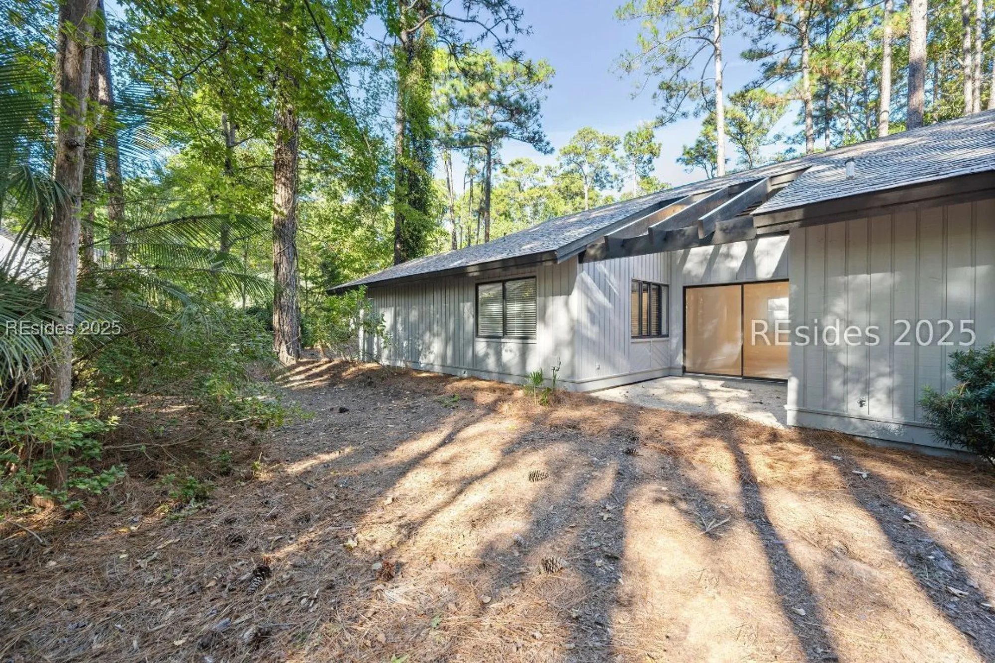 Property Slideshow image 34 of 43 | 29 arrow wood rd, Hilton Head Island, SC, 29926