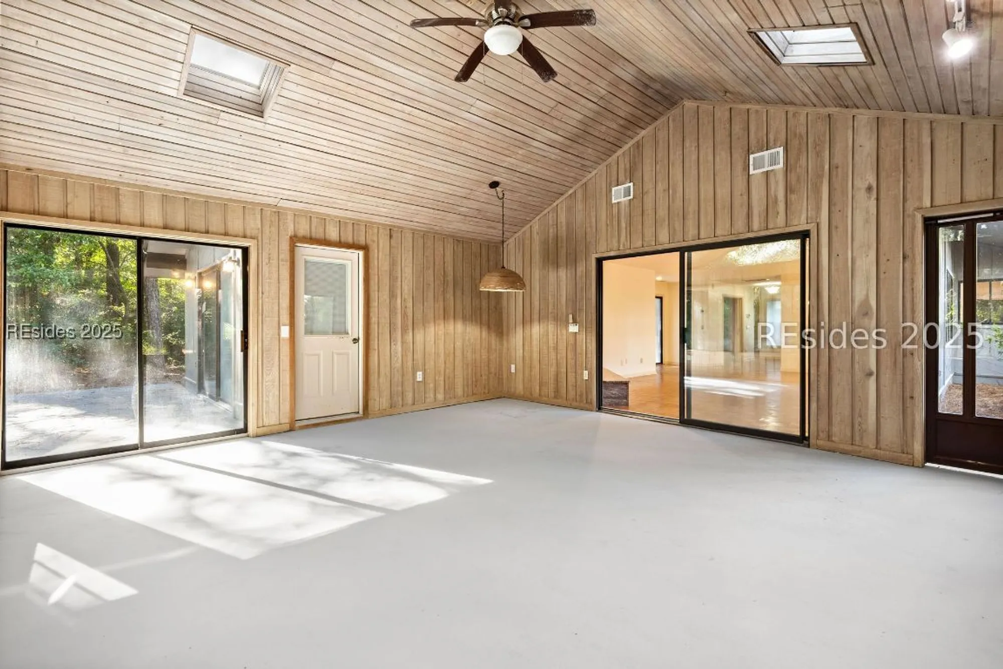 Property Slideshow image 30 of 43 | 29 arrow wood rd, Hilton Head Island, SC, 29926