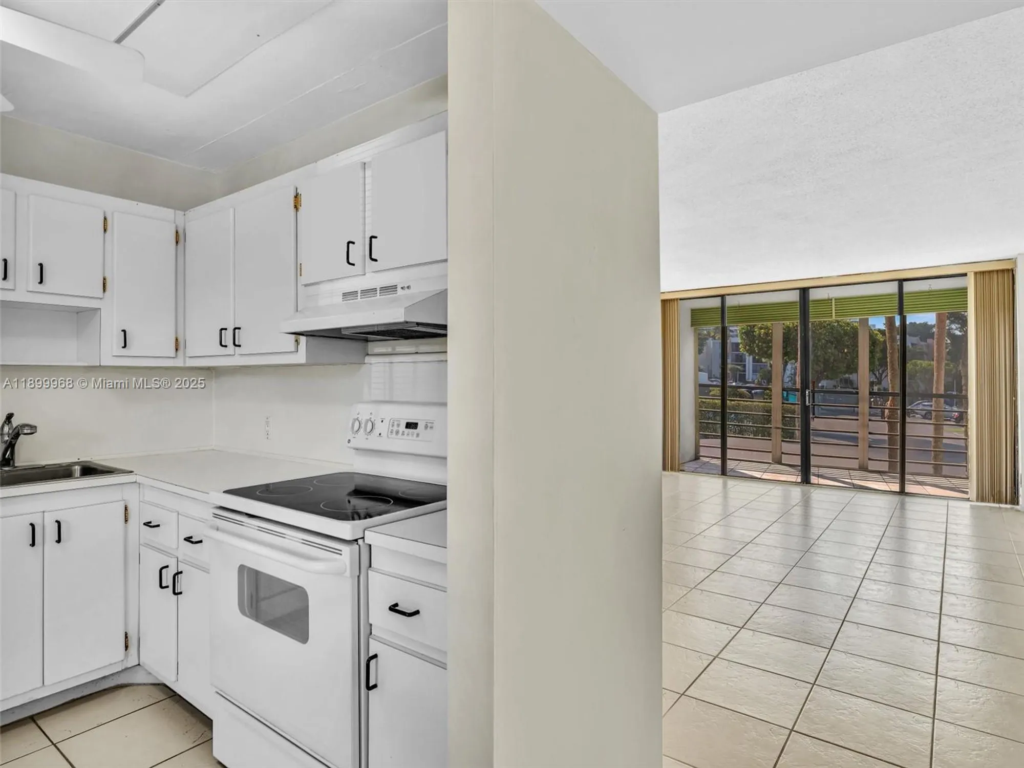 Property Slideshow image 2 of 63 | 20500 w country club dr 203, Aventura, FL, 33180