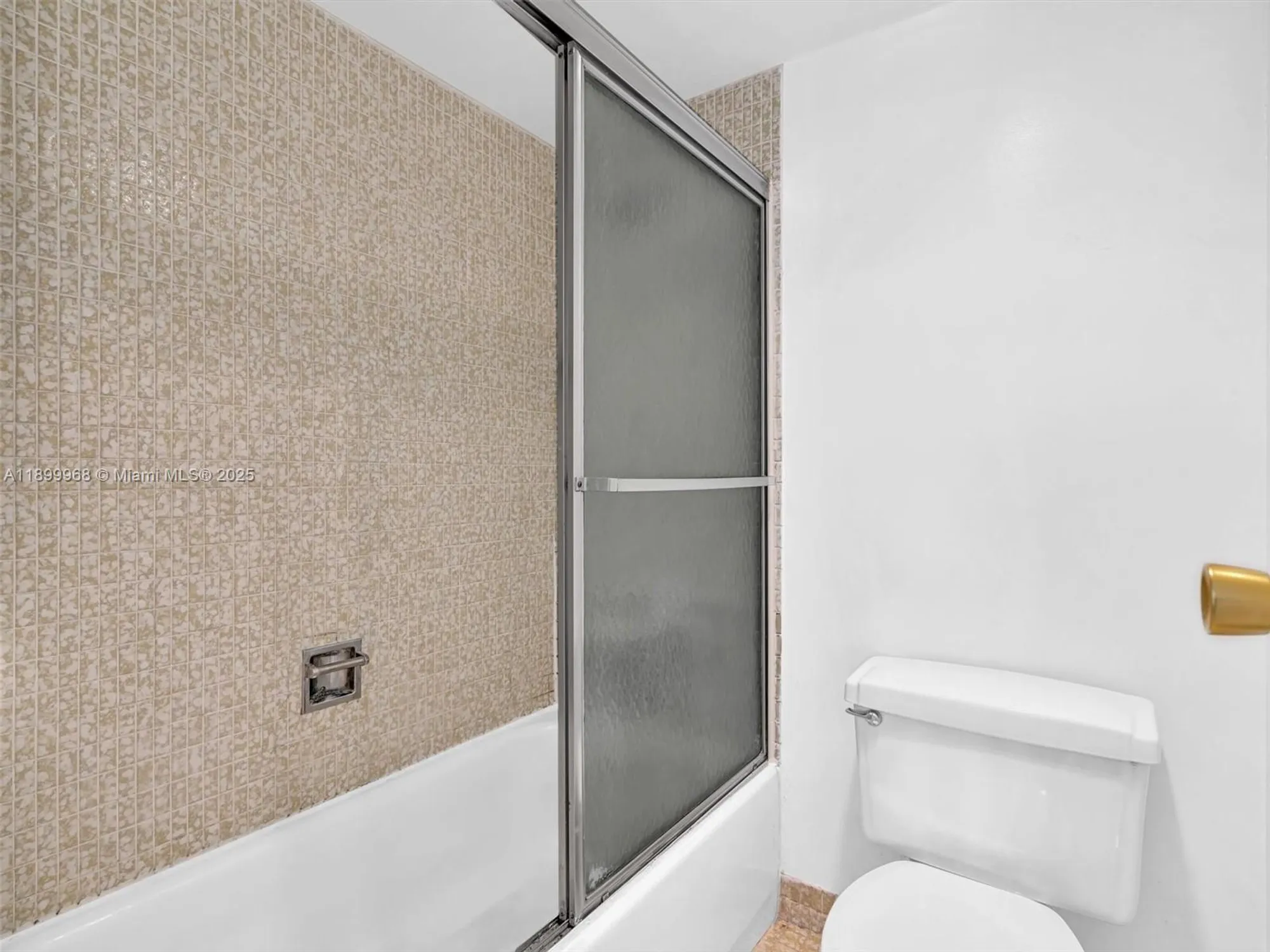 Property Slideshow image 34 of 63 | 20500 w country club dr 203, Aventura, FL, 33180