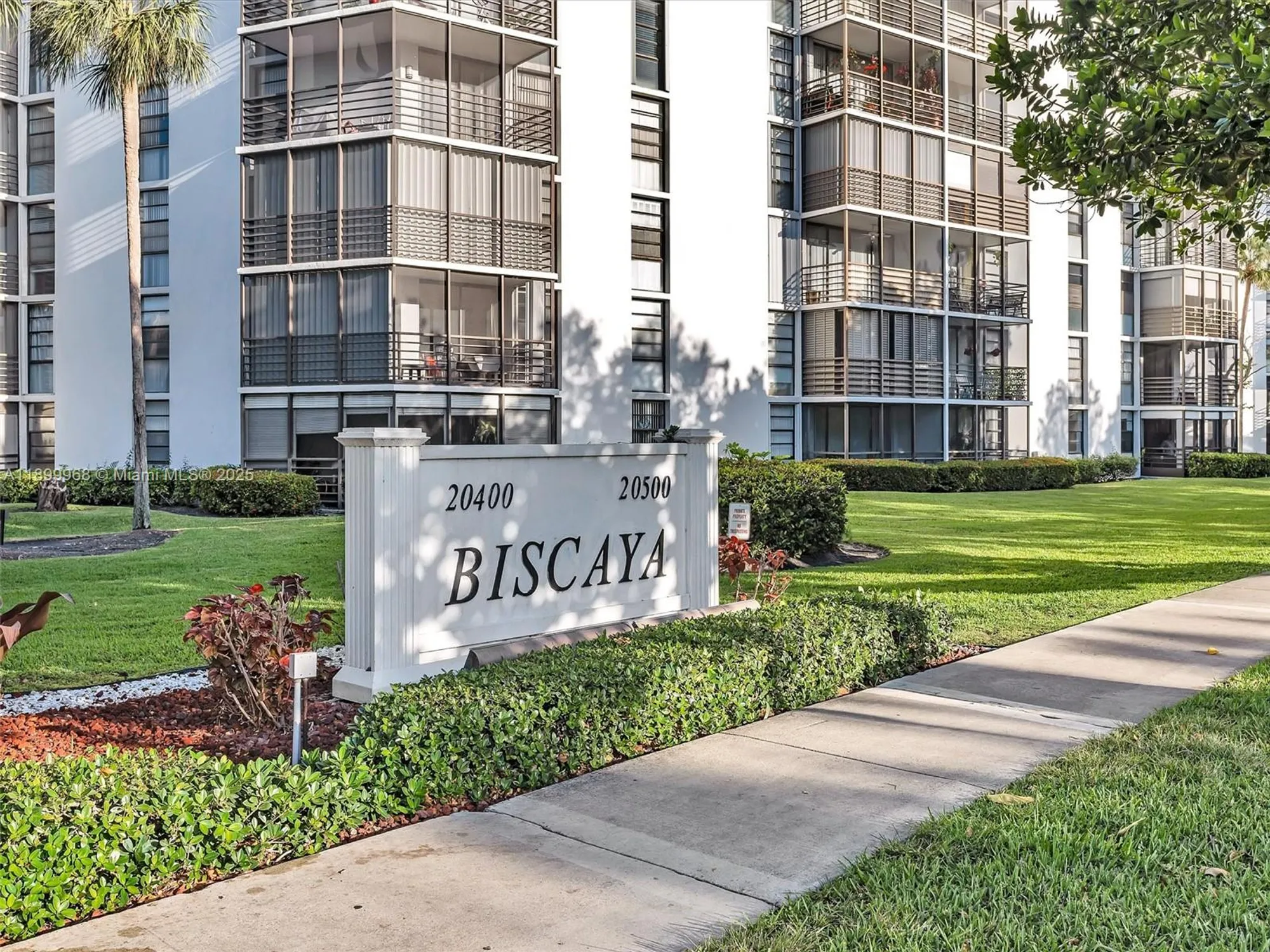 Property Slideshow image 44 of 63 | 20500 w country club dr 203, Aventura, FL, 33180