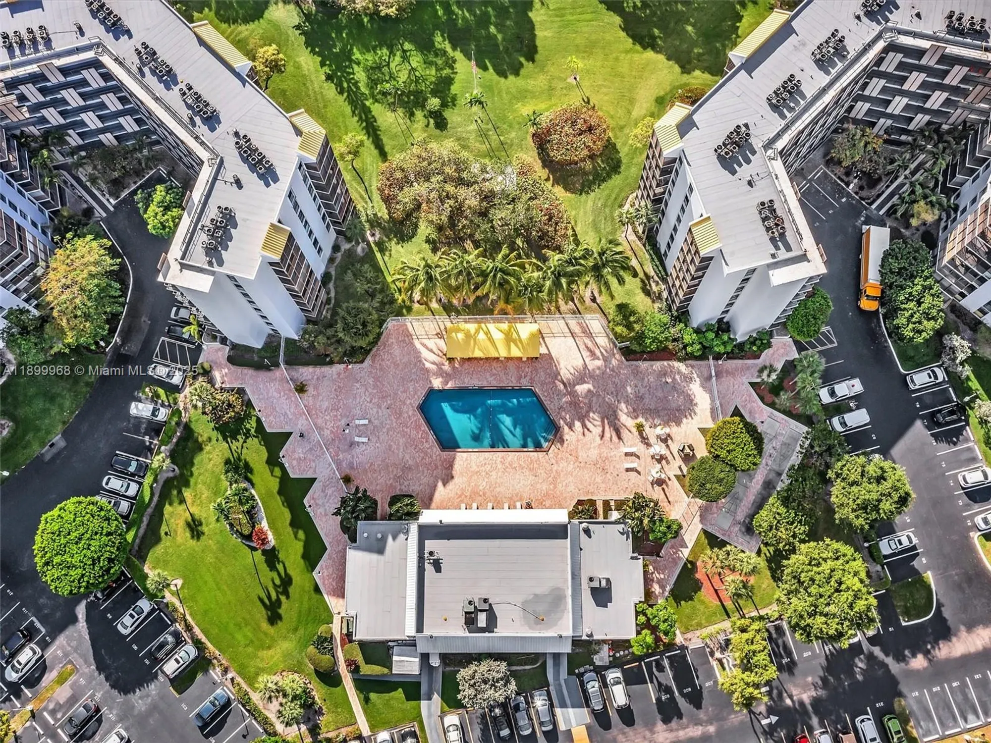 Property Slideshow image 40 of 63 | 20500 w country club dr 203, Aventura, FL, 33180