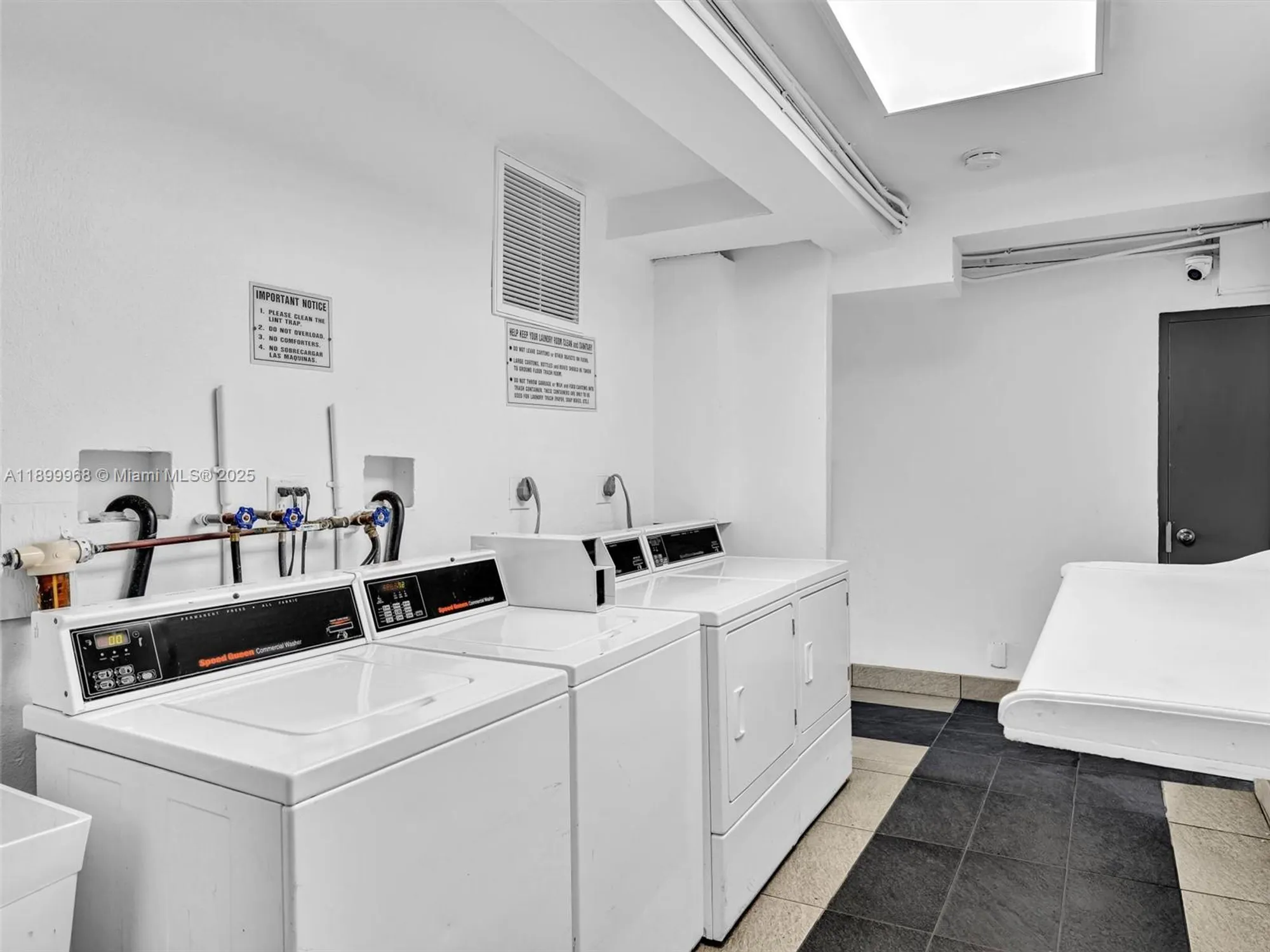 Property Slideshow image 61 of 63 | 20500 w country club dr 203, Aventura, FL, 33180