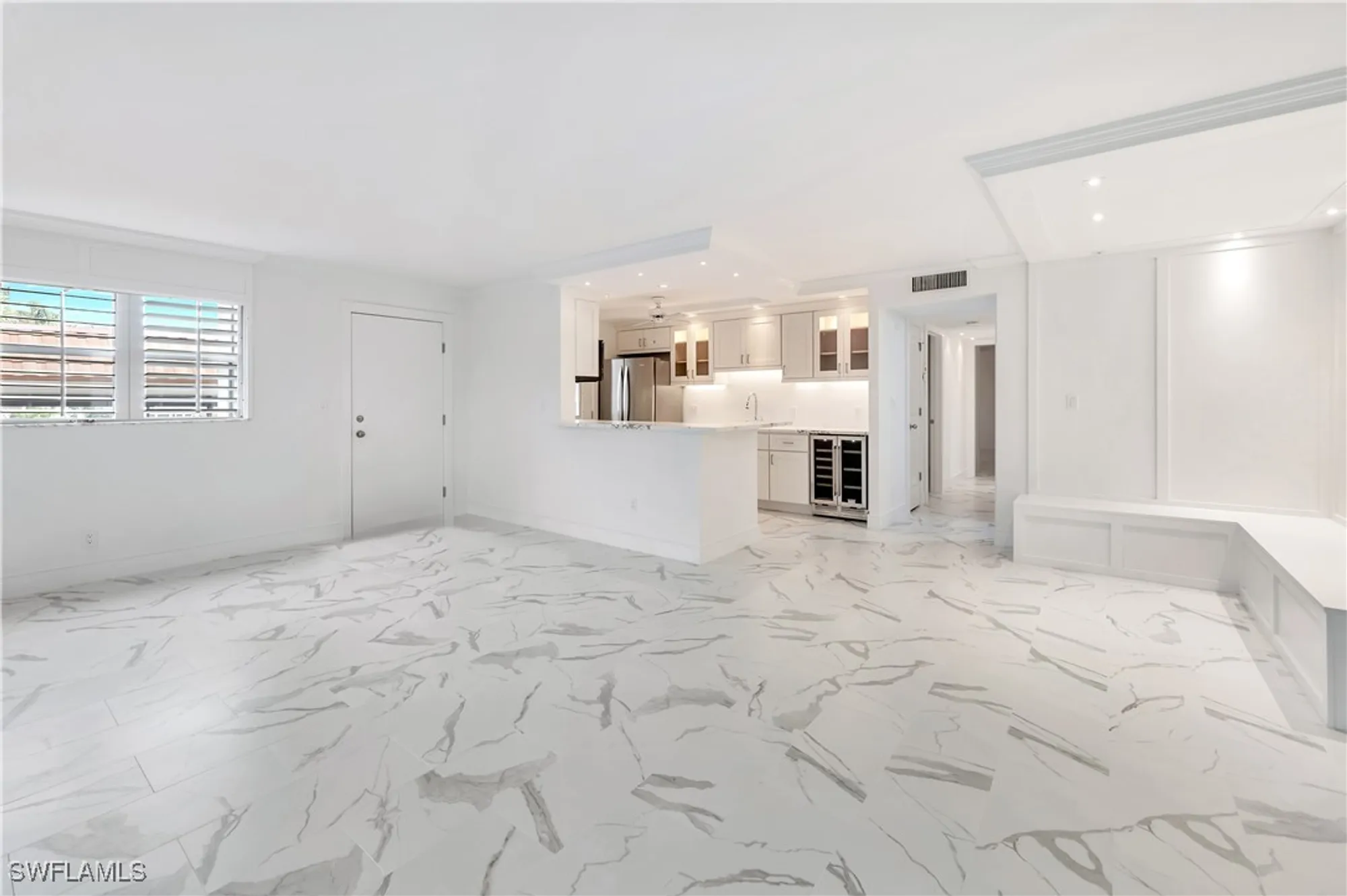 Property Slideshow image 14 of 47 | 222 harbour dr apt 114, Naples, FL, 34103