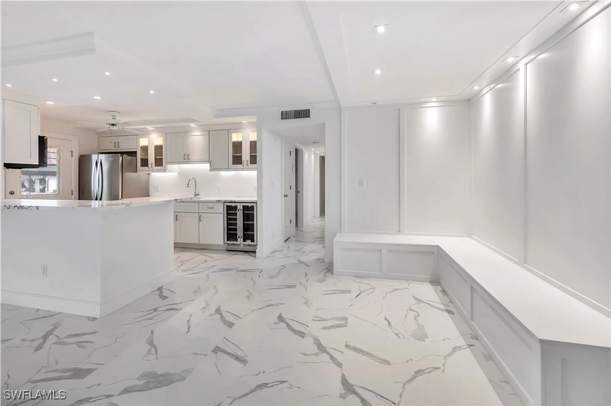 Property Slideshow image 19 of 47 | 222 harbour dr apt 114, Naples, FL, 34103